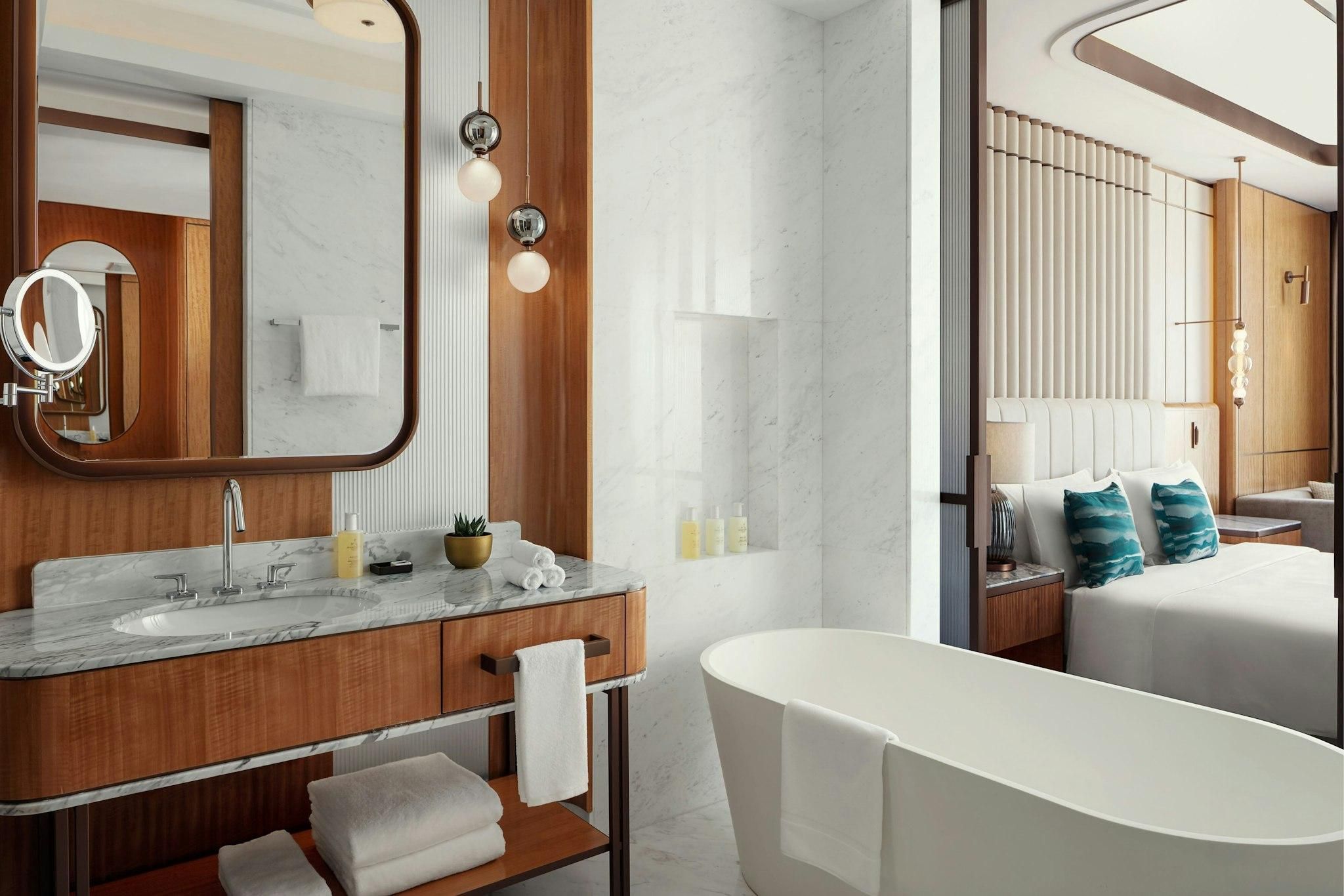 Premier, Guest room, 1 King, City view