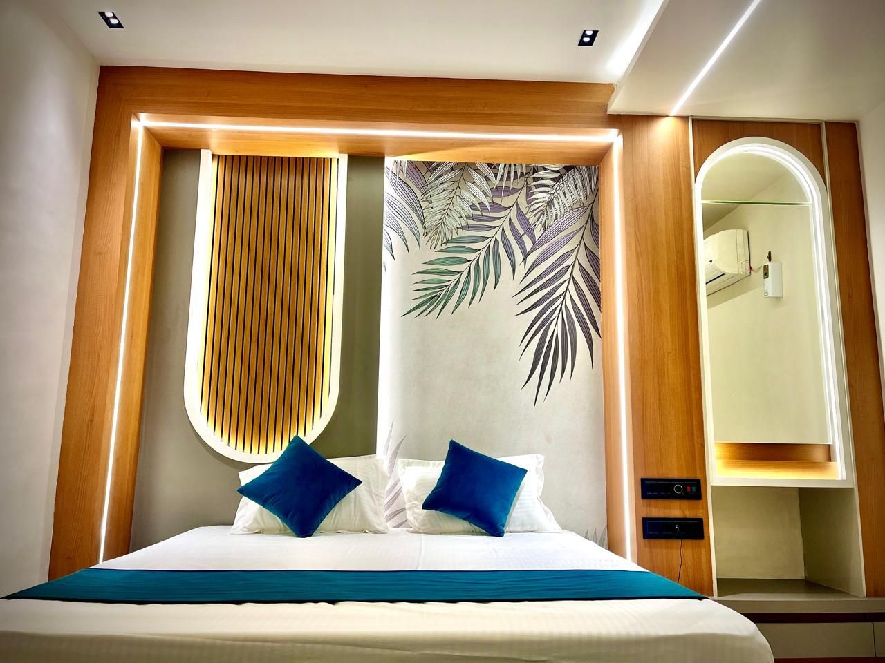 Hotel Raj Palace Deluxe Room 2