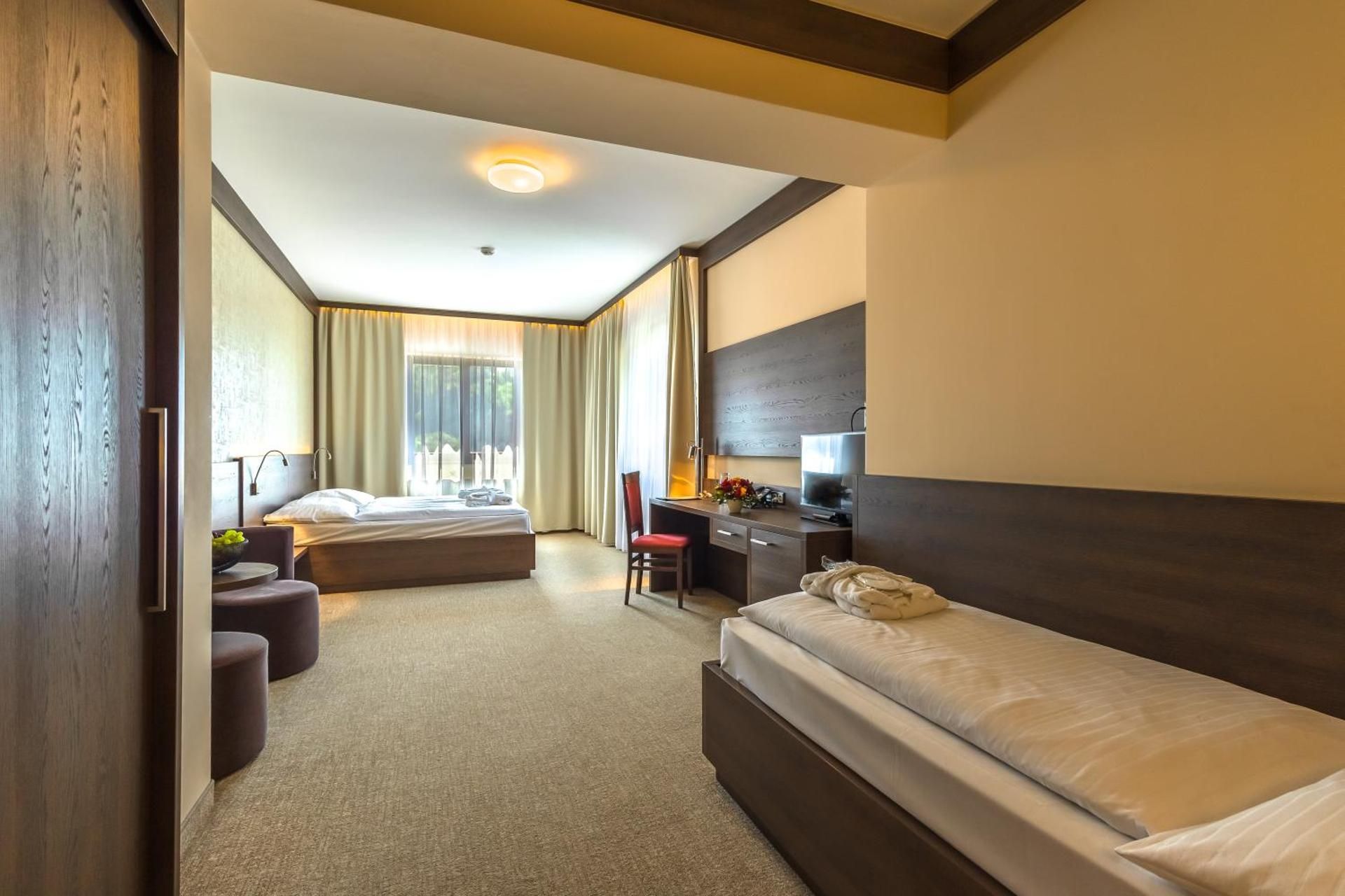 Wellness Hotel Jason Triple Room with unlimited Wellness Access