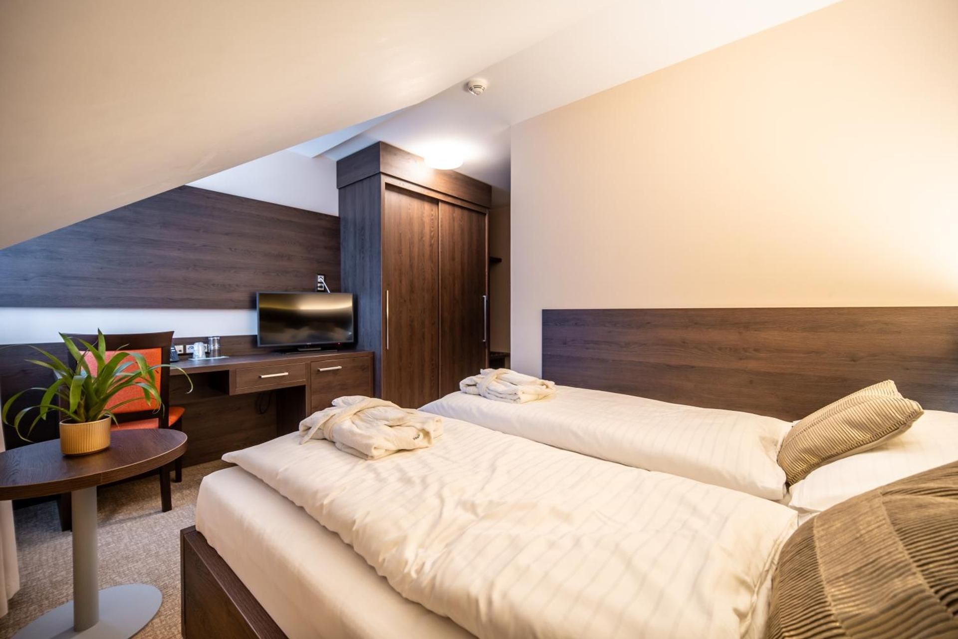 Wellness Hotel Jason Comfort Double Room - Attic with unlimited Wellness Access 2