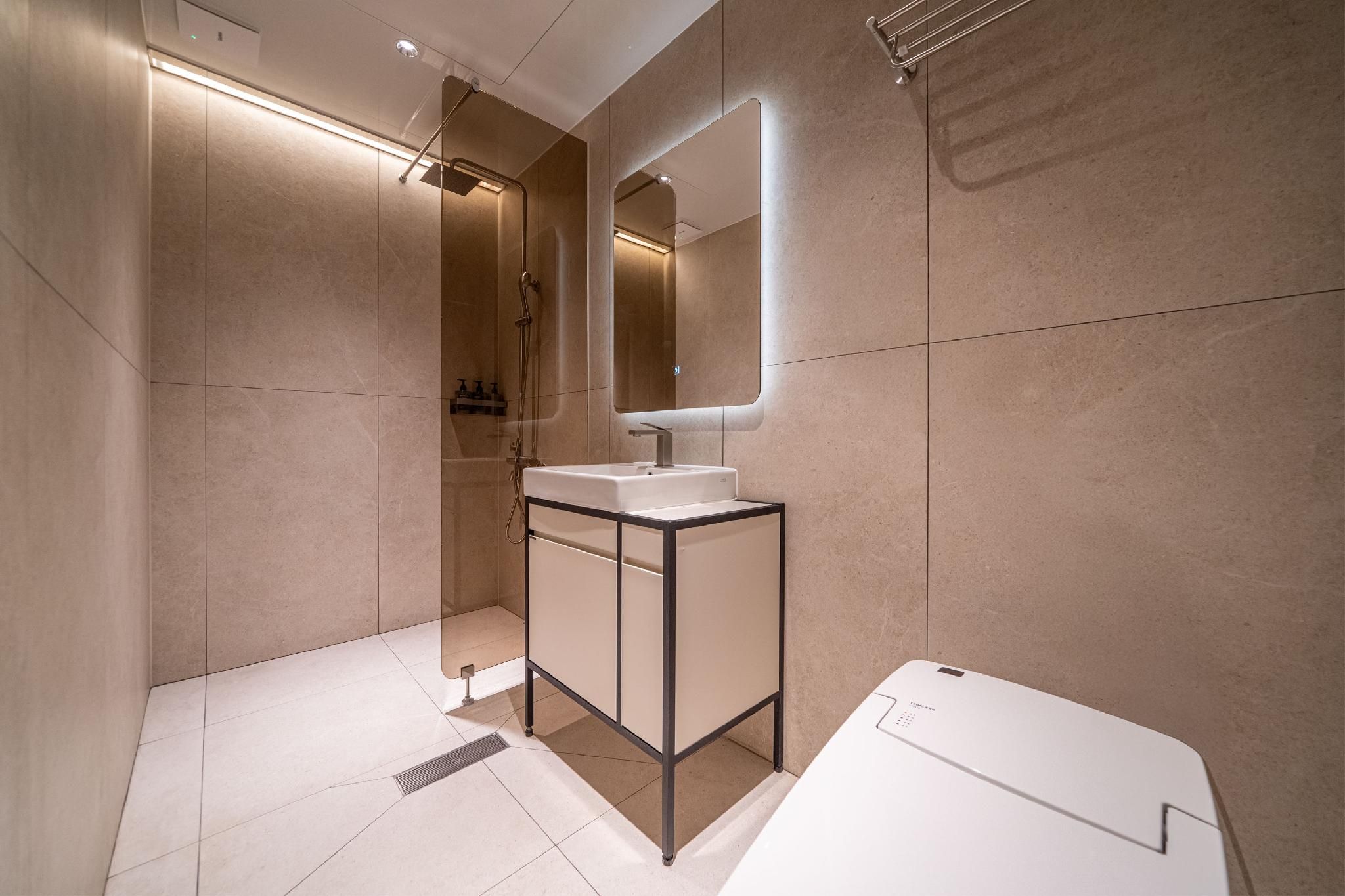 Hotel K Premium Twin with 2 PC 2