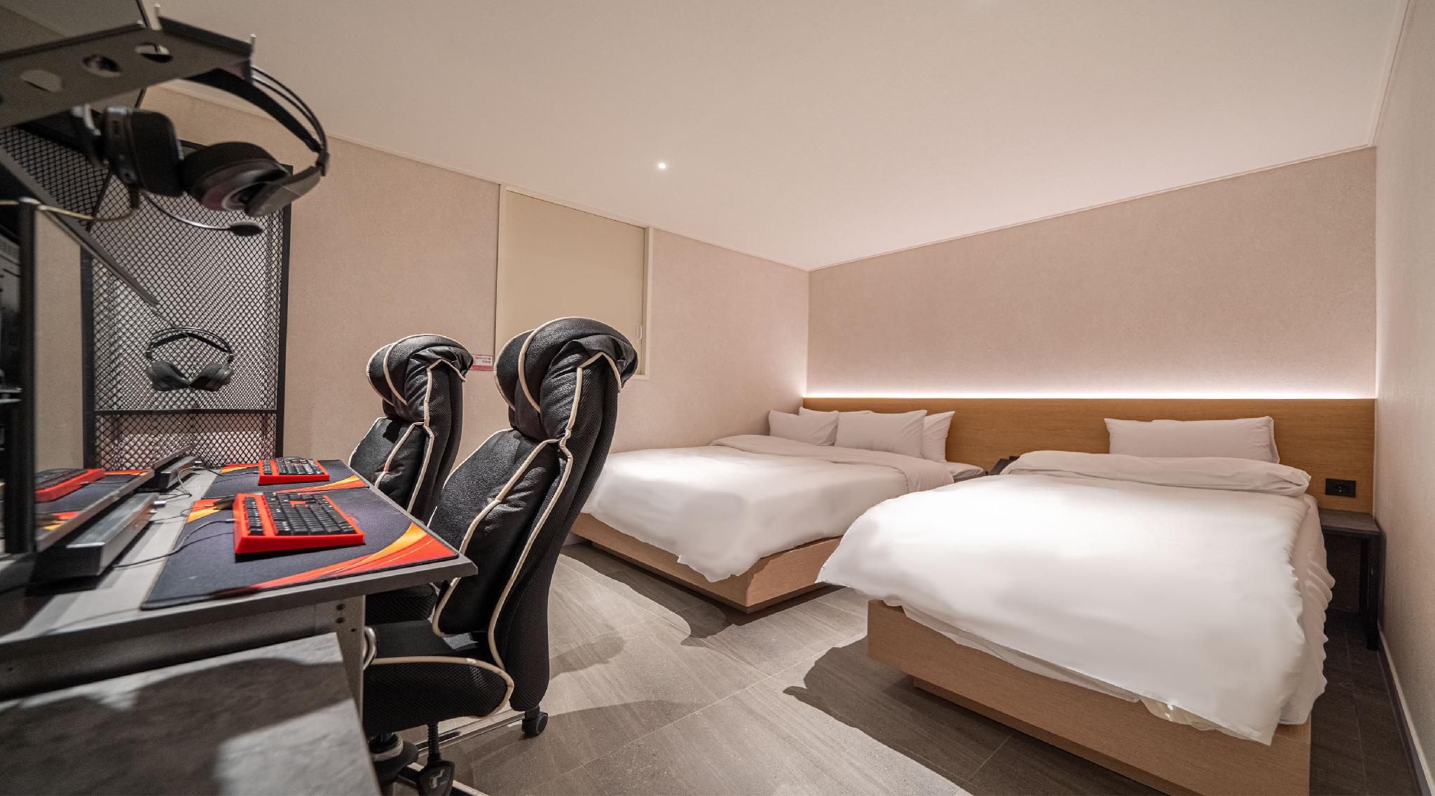 Hotel K Premium Twin with 2 PC