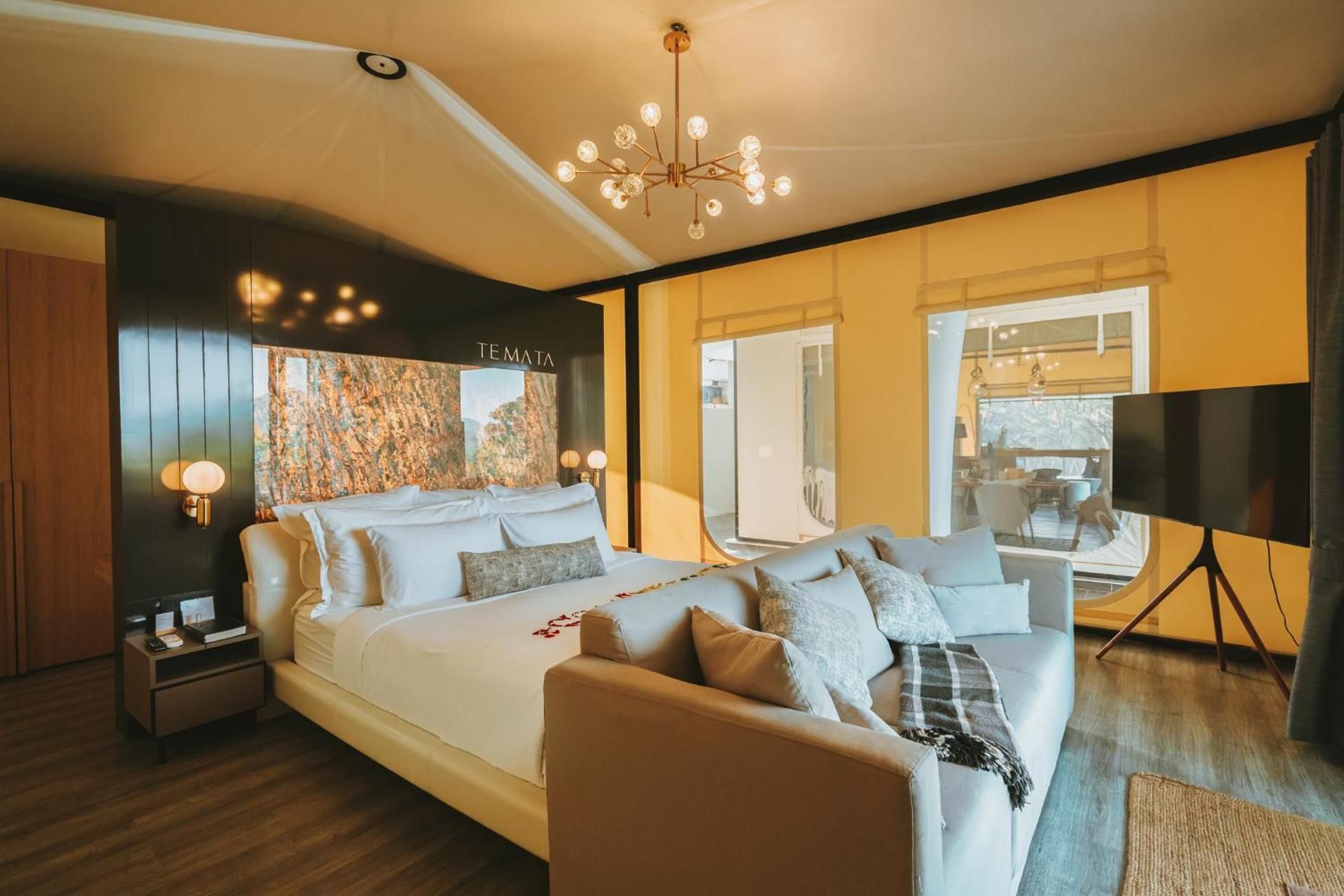 Te Mata Glamping Villa with Private Pool 3