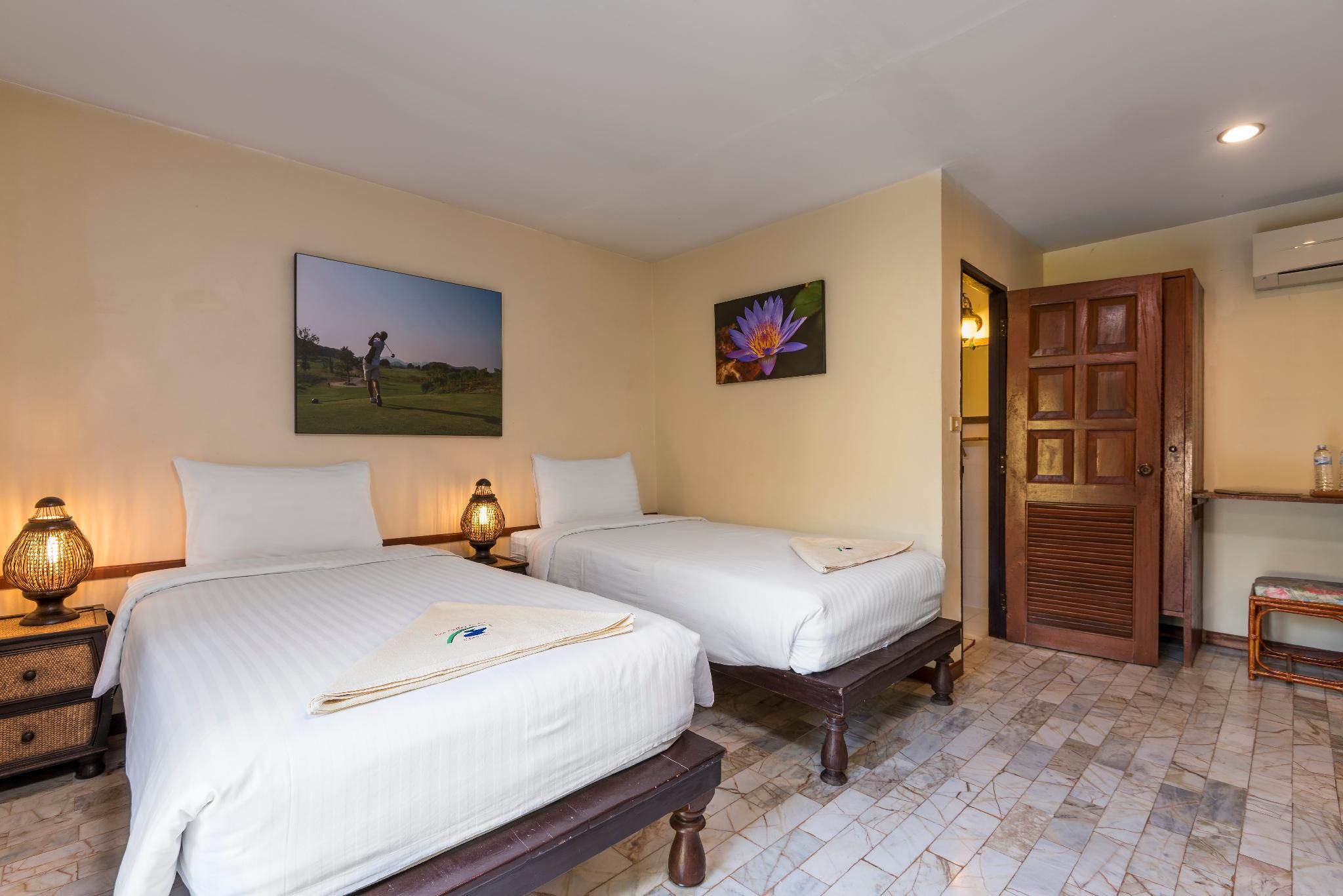 Garden View Bungalow Twin Beds