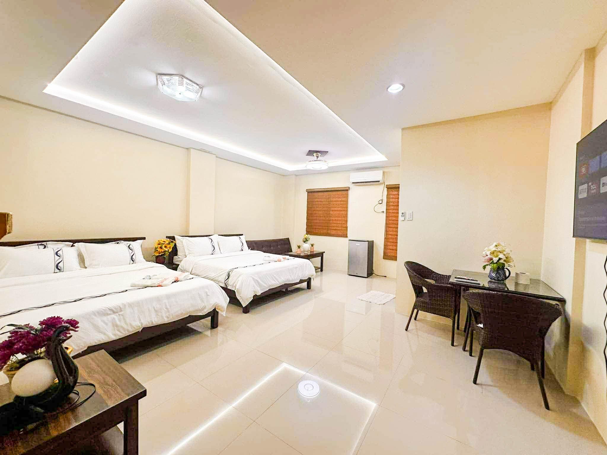 La Galleon Suites Hotel Family Room 2