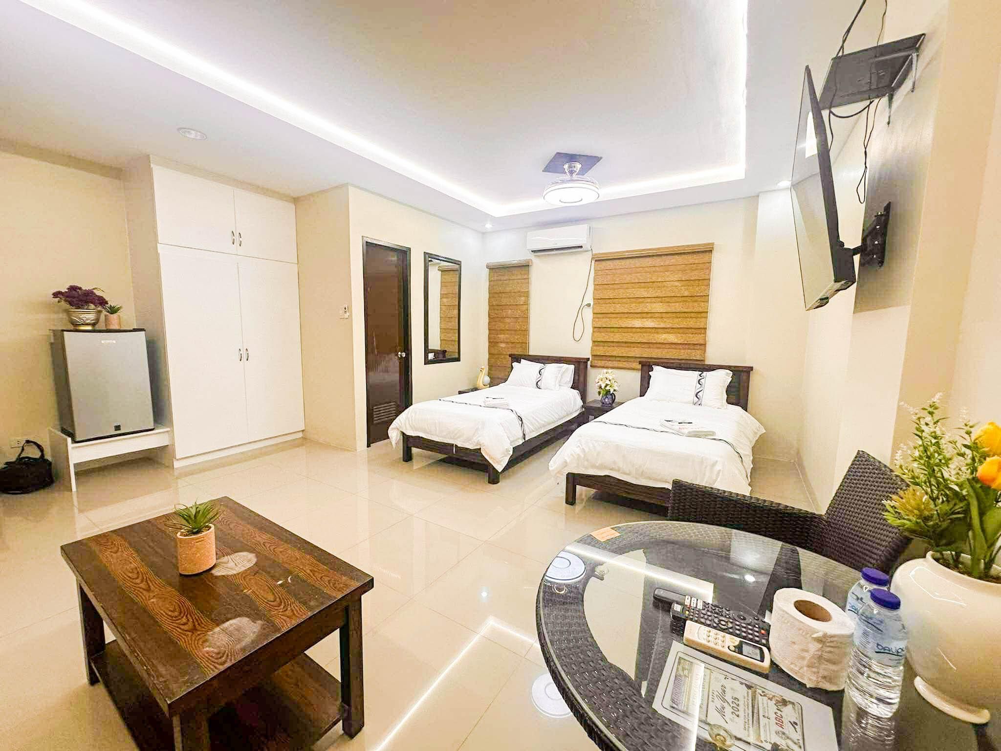 La Galleon Suites Hotel Twin Room 2