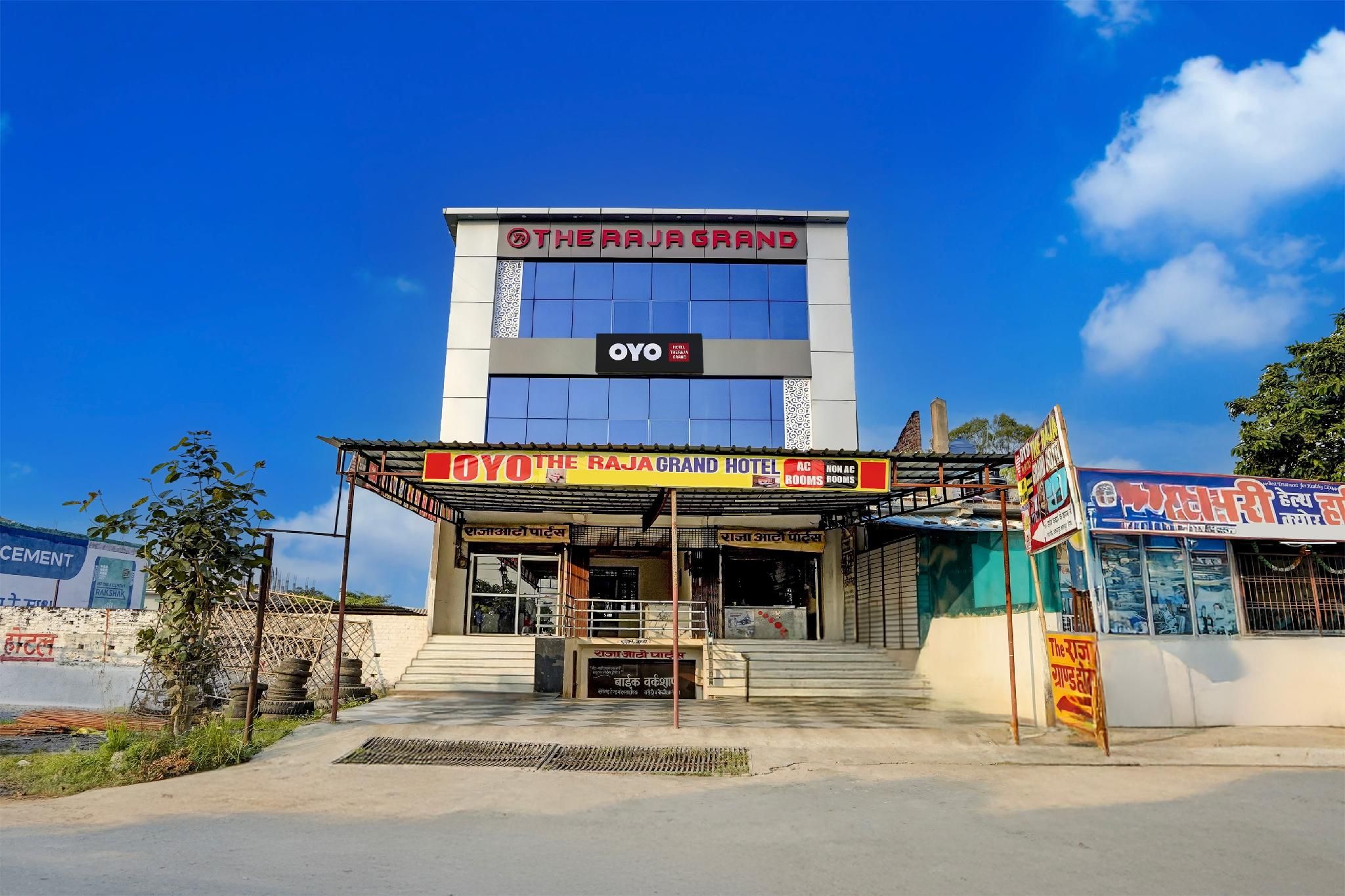 SPOT ON Raja Grand Hotel