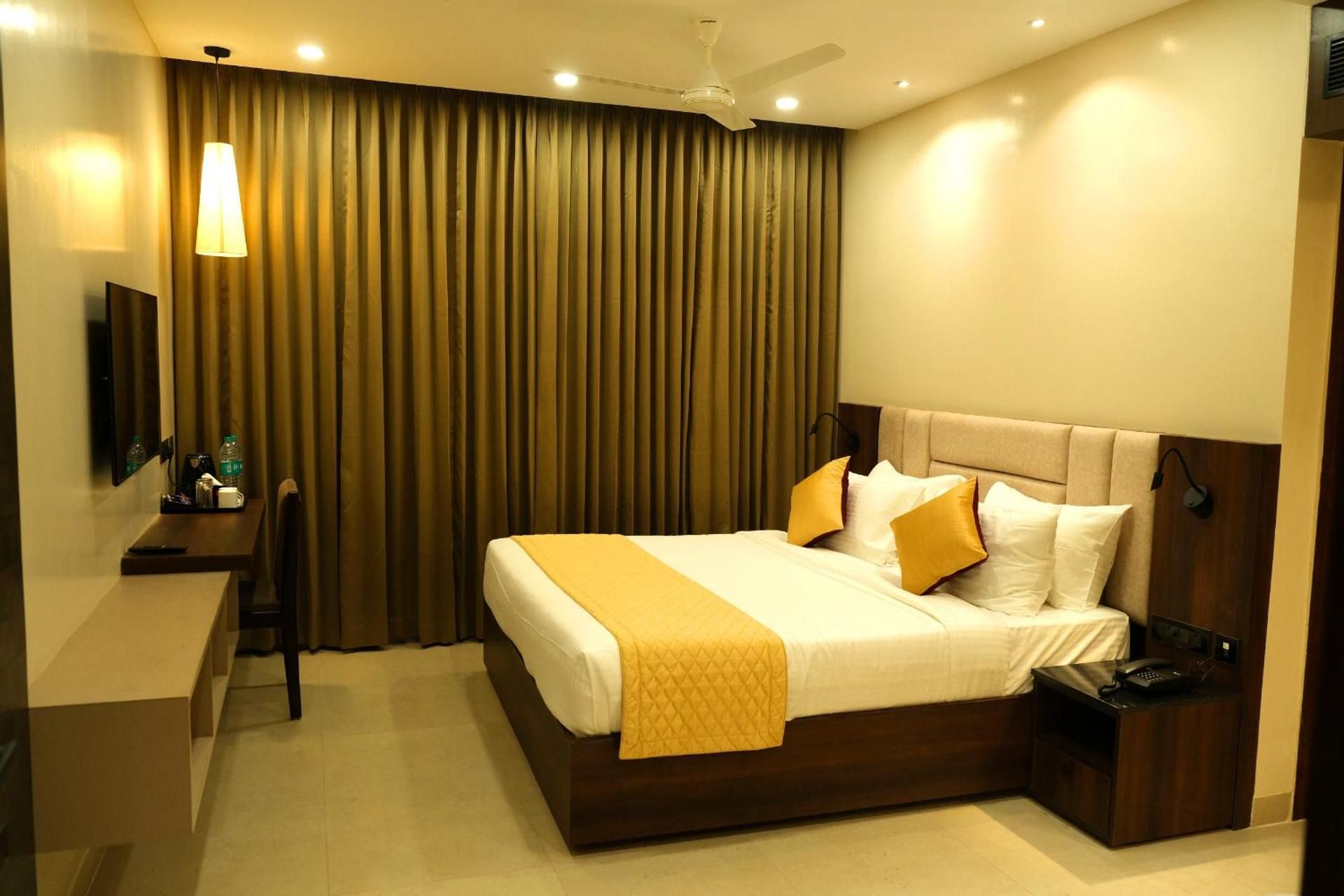 Hotel PK Square Thanjavur Deluxe King