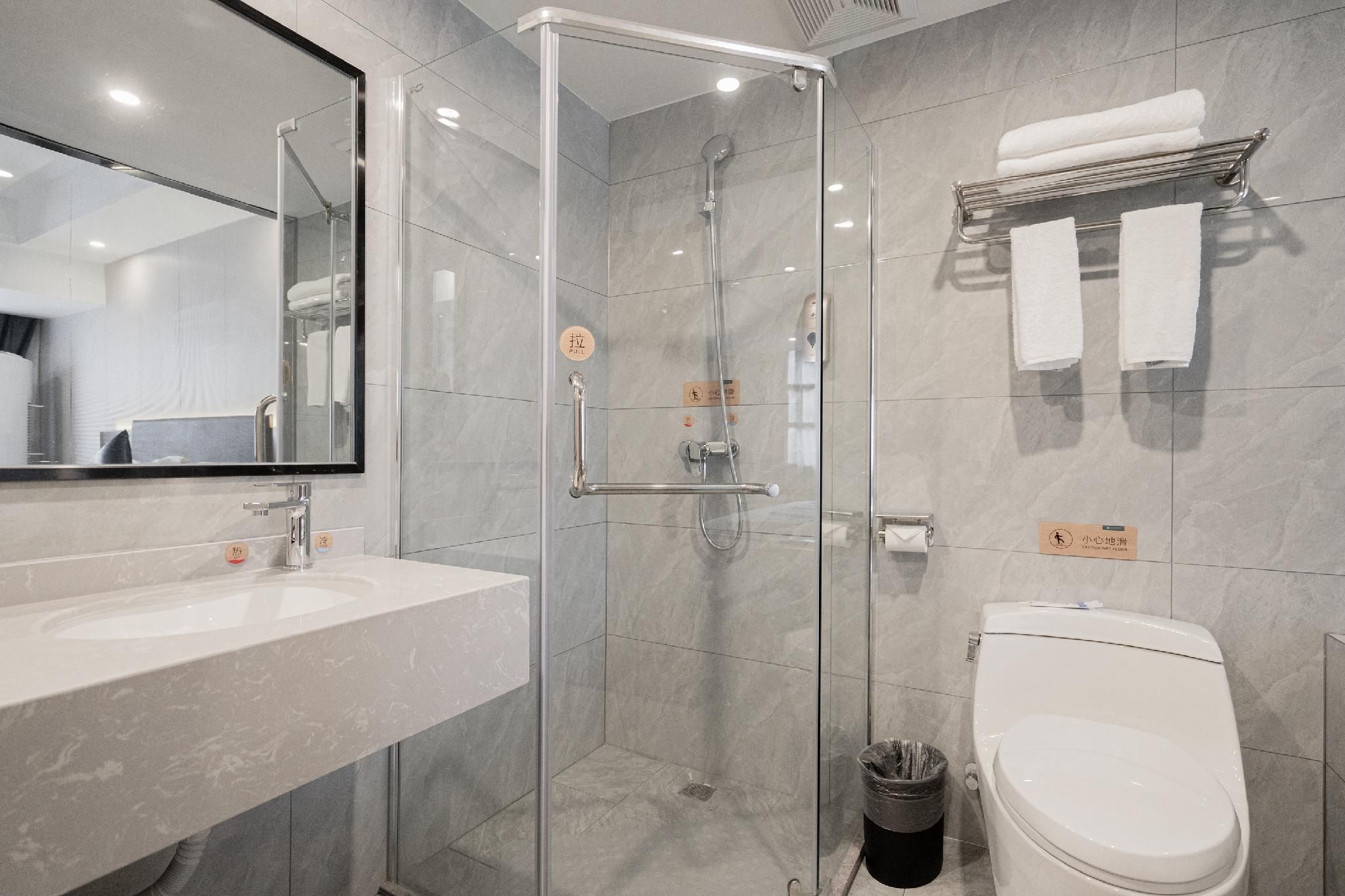 Friends Yue Hotel Superior Twin 3