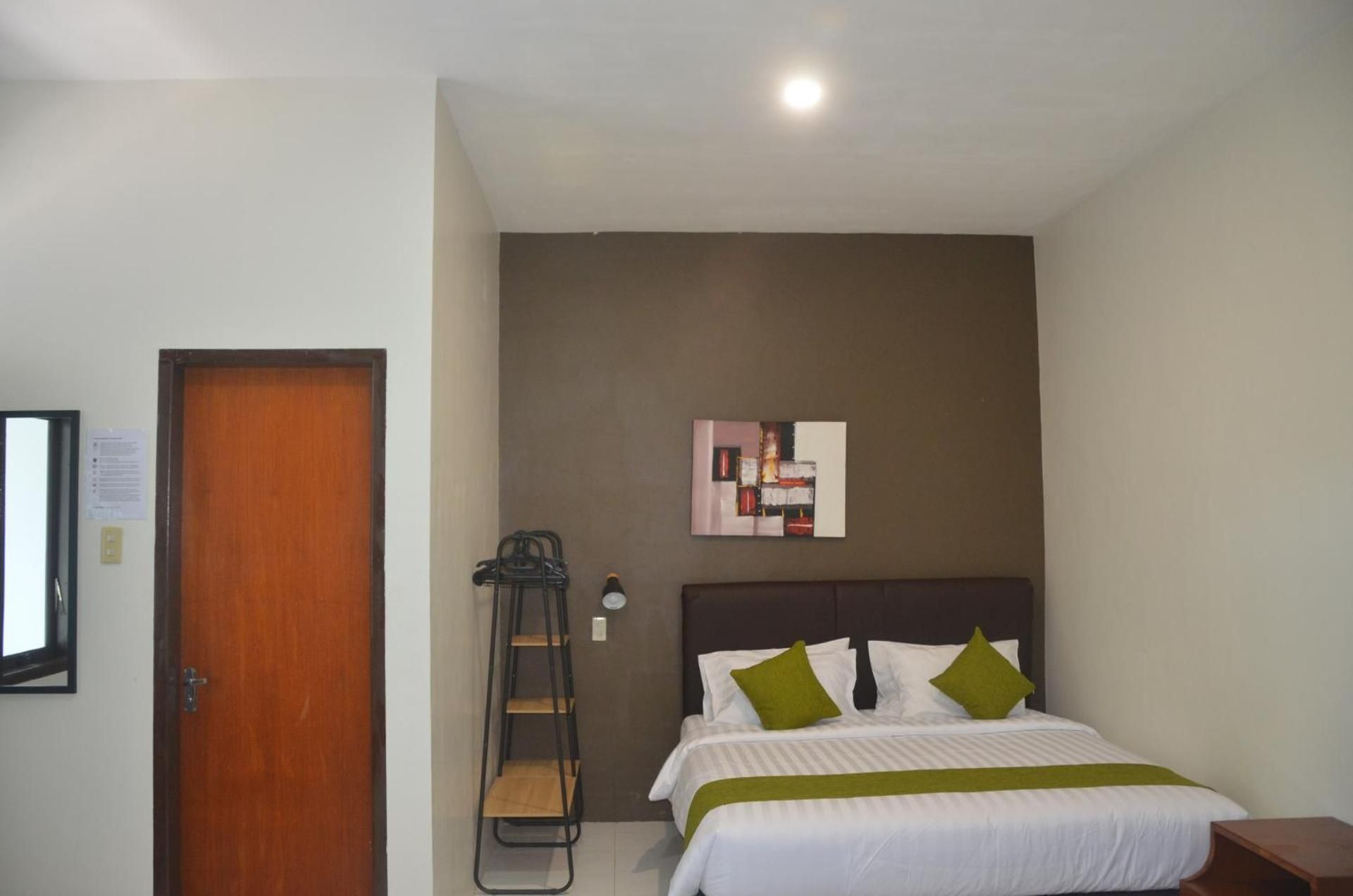 Pondok Ganda Triple Room with Garden View 5