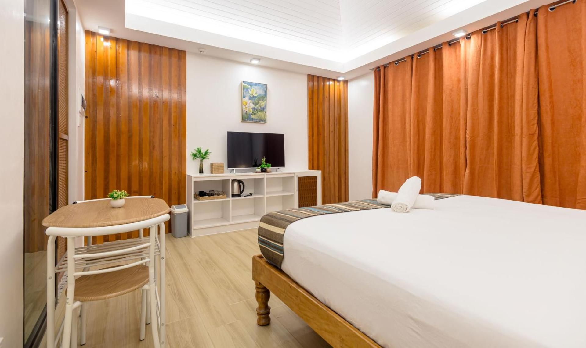 E L Westensee Resort  Double Room