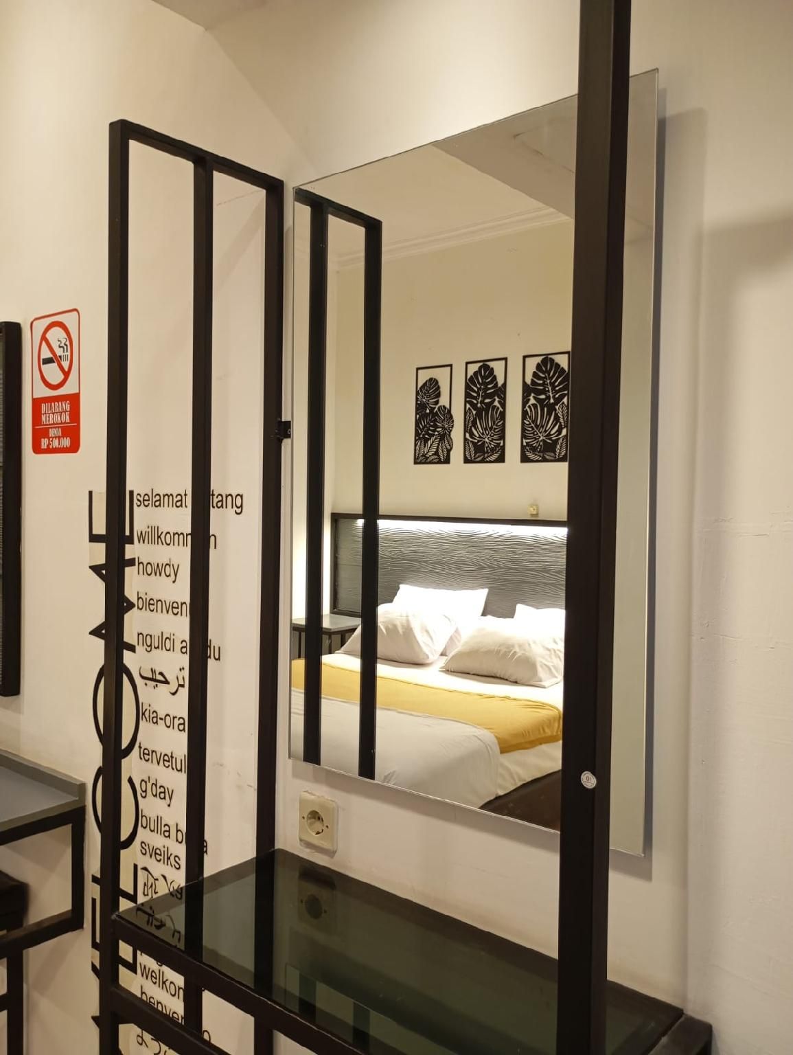 Crown Budget In Style Standard Room