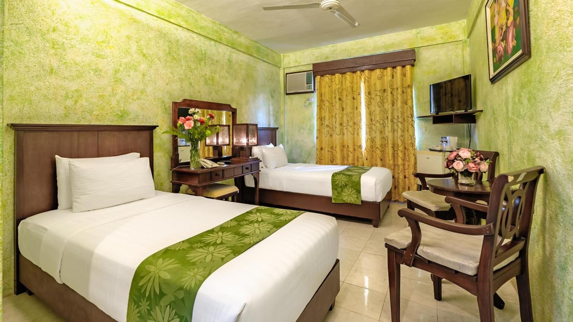 Flushing Meadows Resort Superior Twin Room