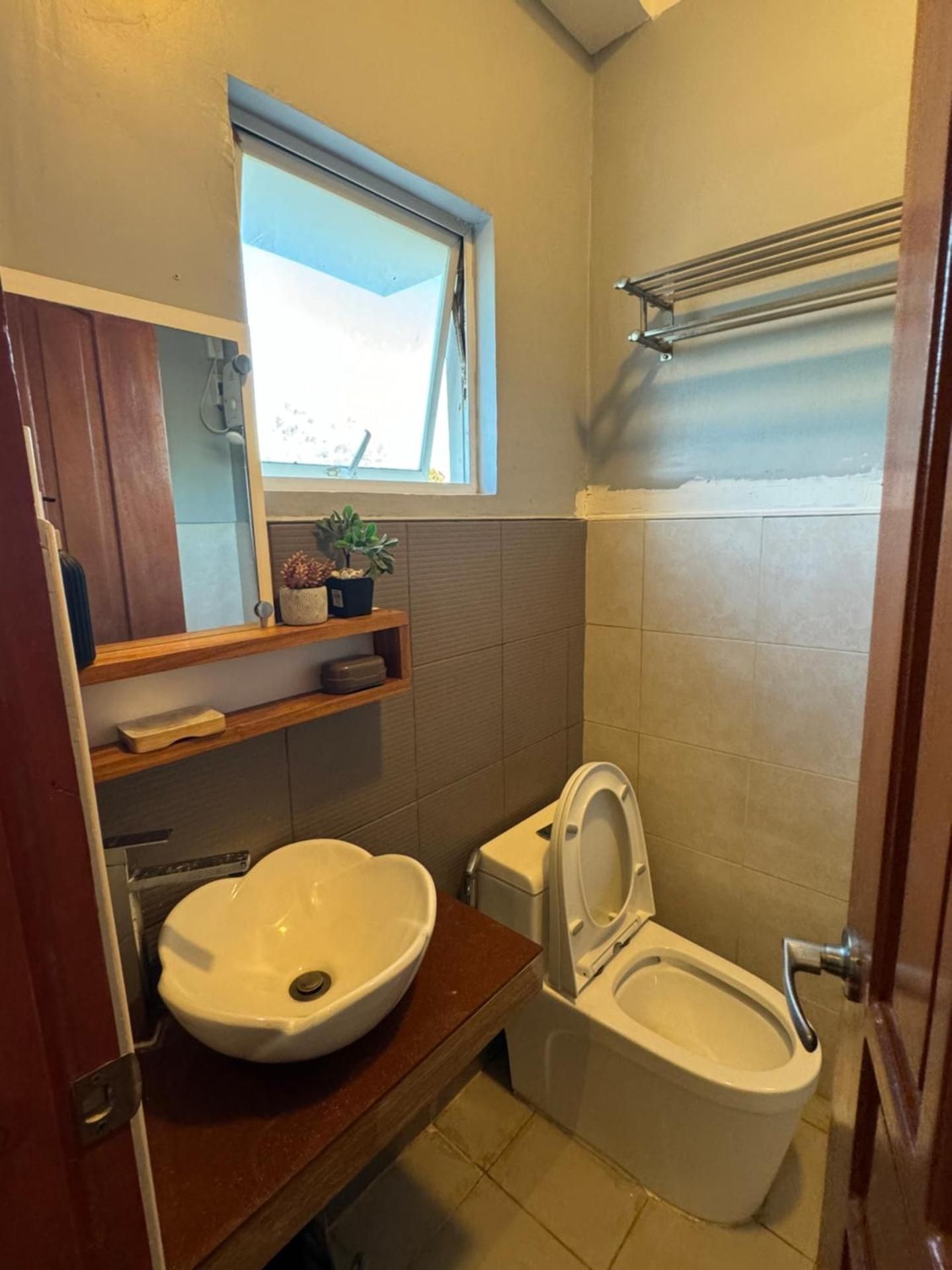 Daddy O Beach House Queen Room with Sea View 7