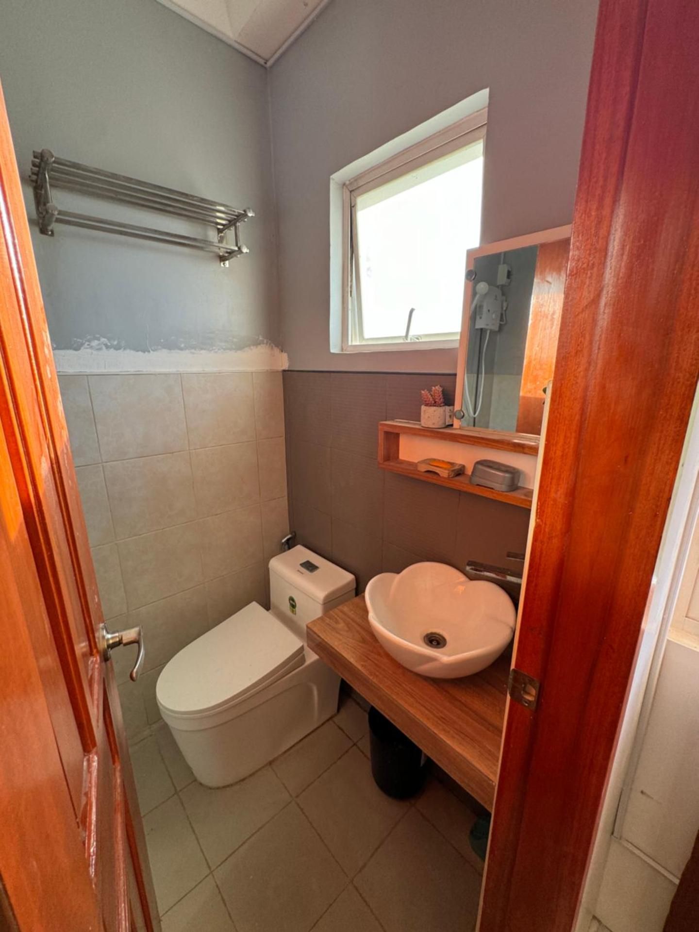 Daddy O Beach House Queen Room with Sea View 9