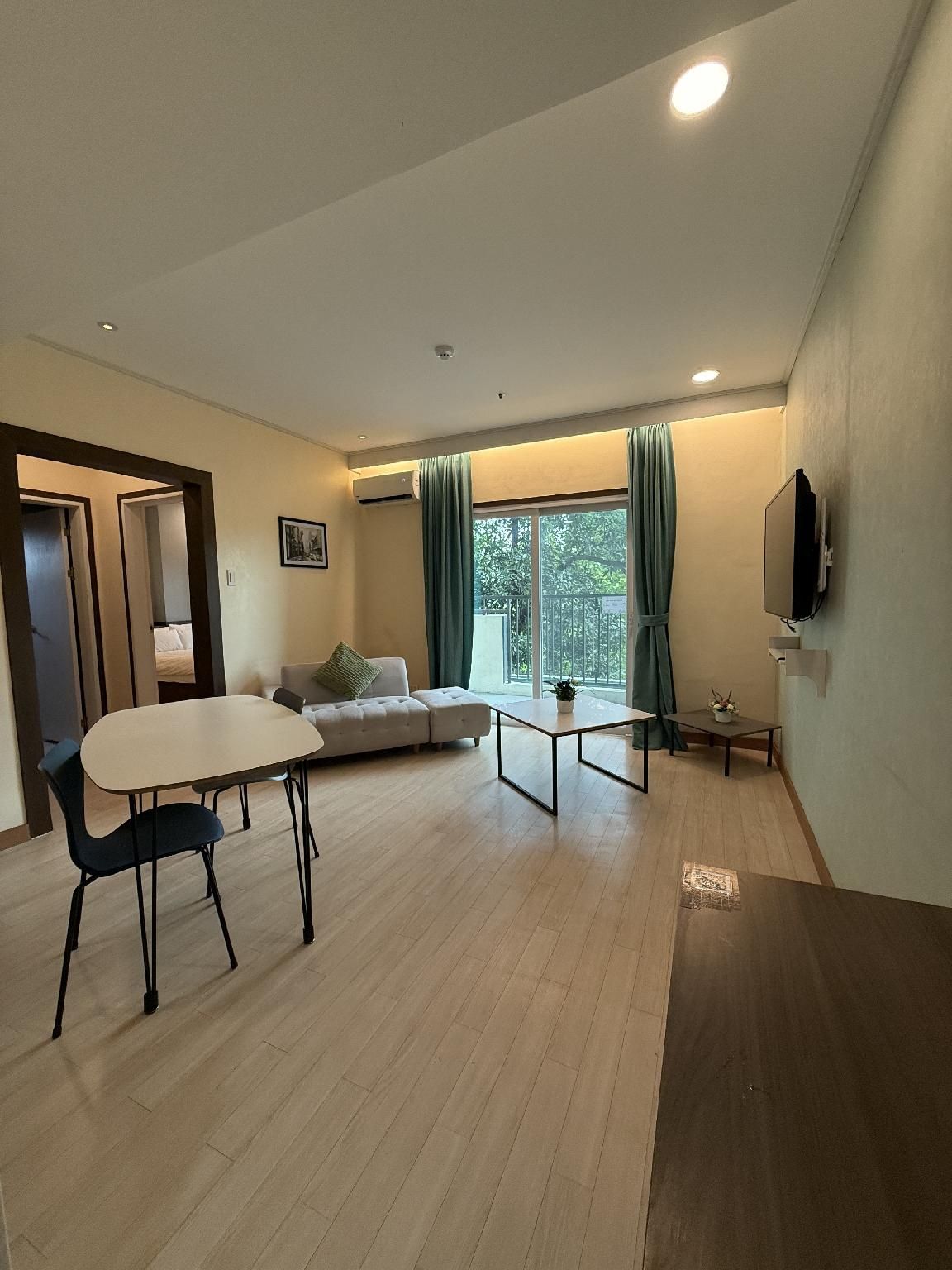 2 Bedroom Deluxe Suite