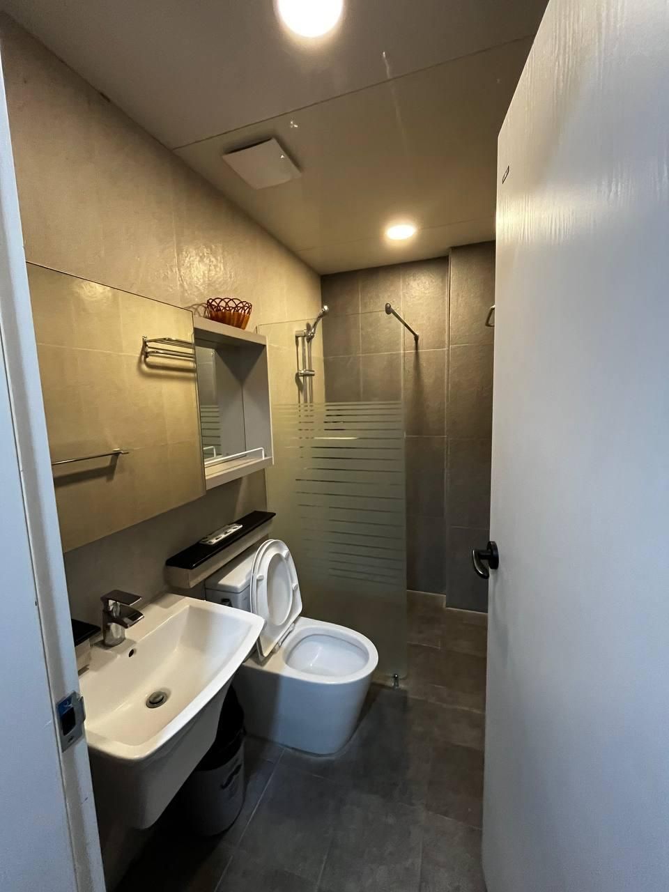 Friendship On Hotel Wink Standard - 1 Bed Queen Non-Smoking 2