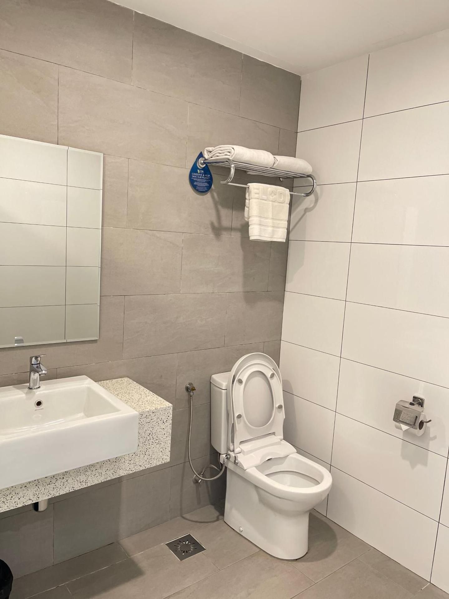 Deluxe King Room - Non-Smoking