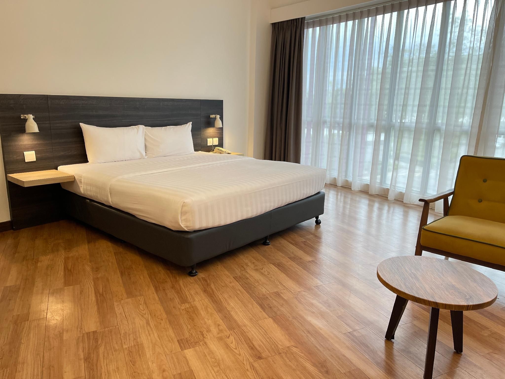 Win Hotel Superior King Room - Non-Smoking