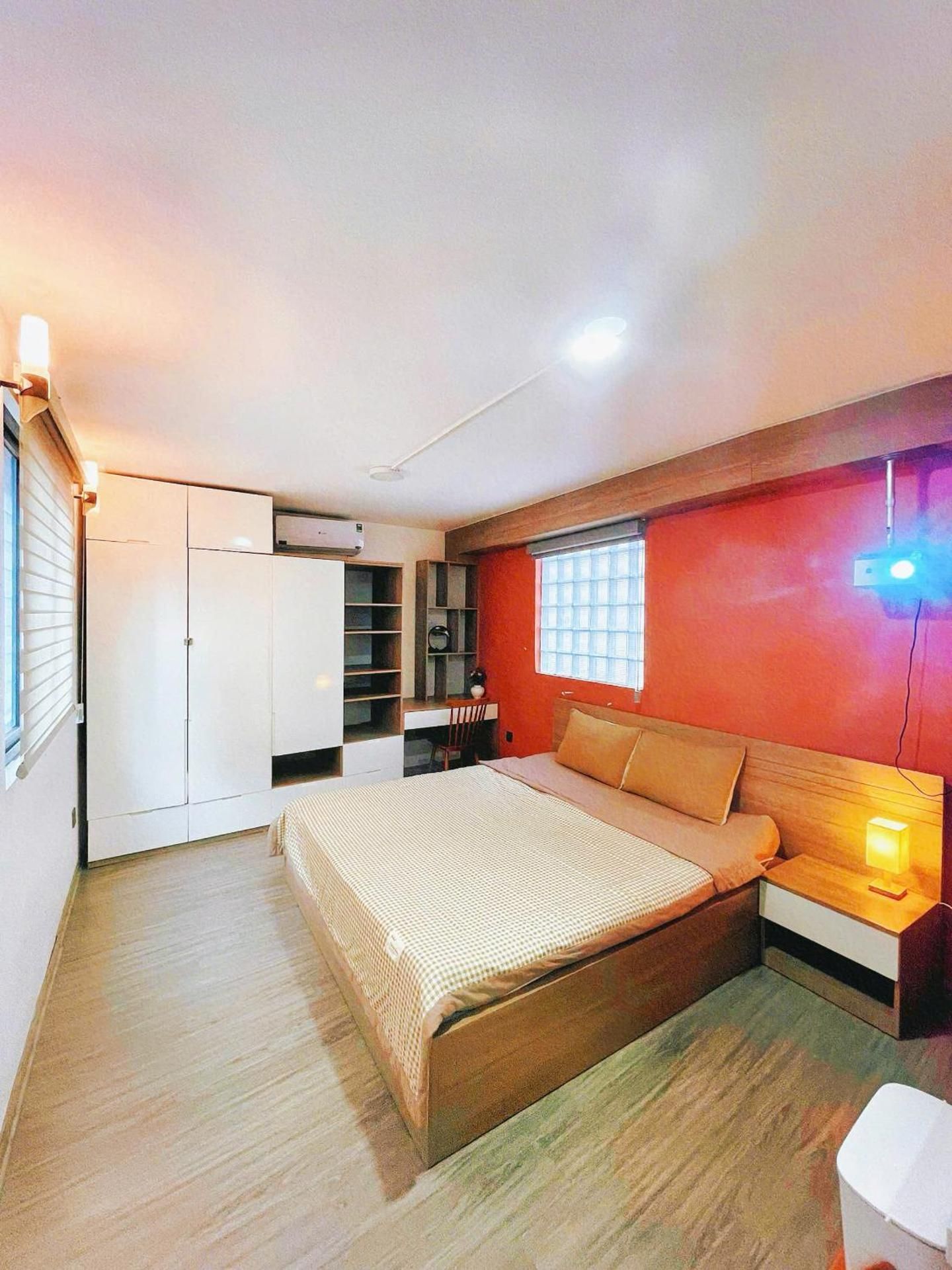 The Light Nest • Cozy near Uncle Ho’s Mausoleum Deluxe King Studio