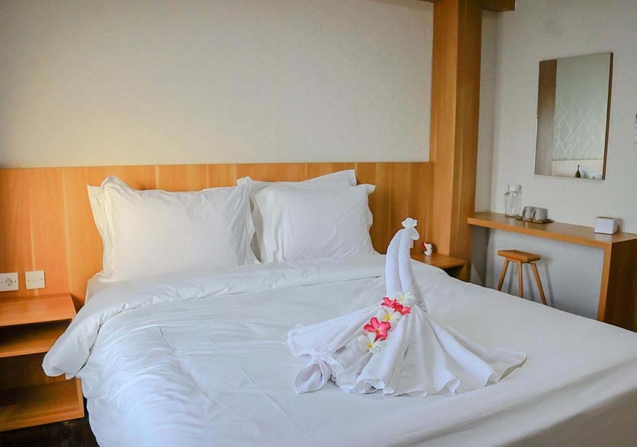 Maluk Surf House Deluxe Queen Room