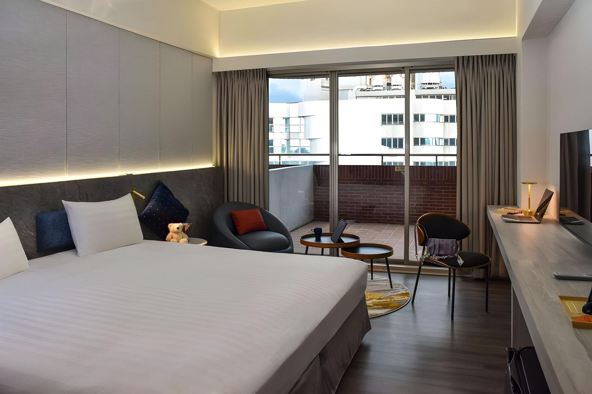 Metro Hotel Superior Double Room