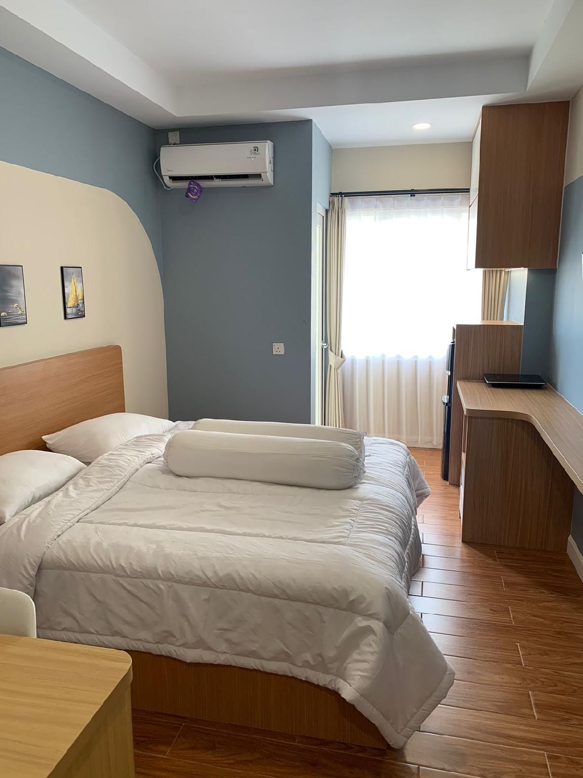 Interconnecting room(s) available