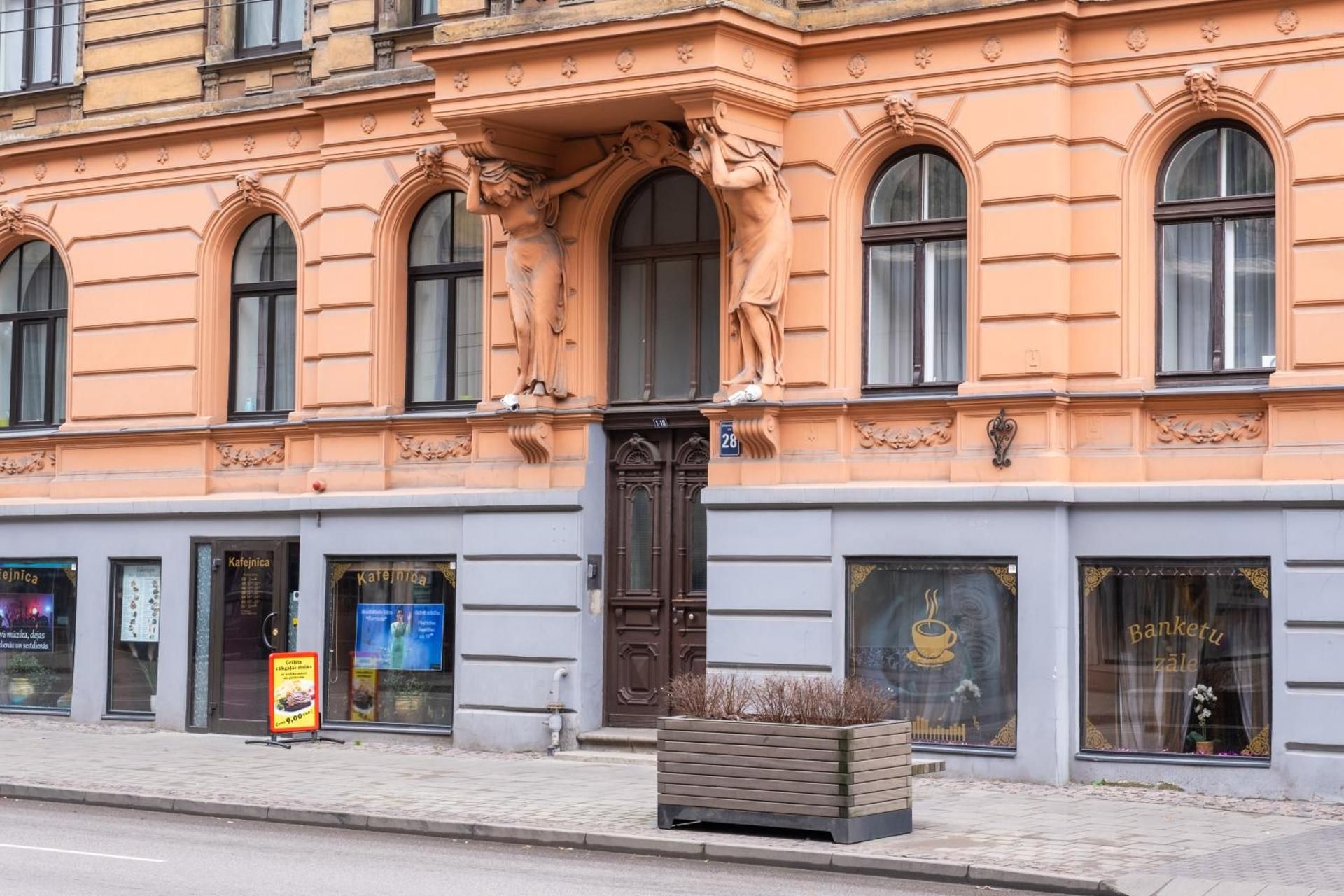 Dandelion Apartments Caka