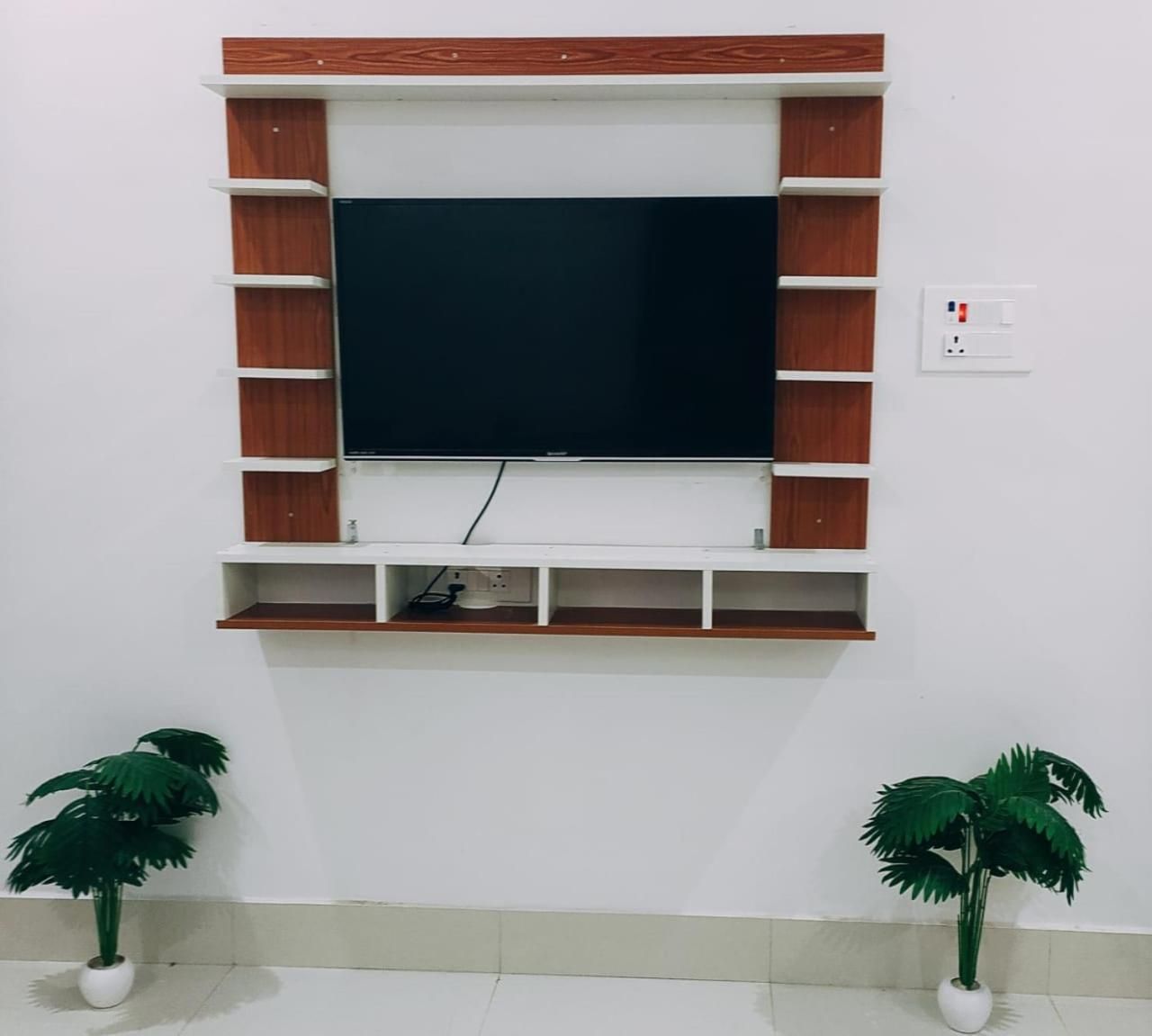 Shared lounge/TV area