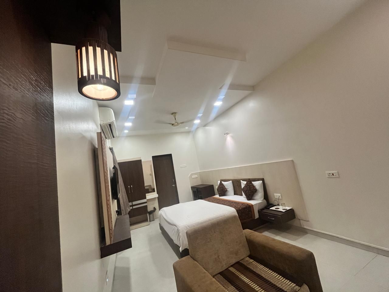  Hotel DeepSandhya Executive Room 3