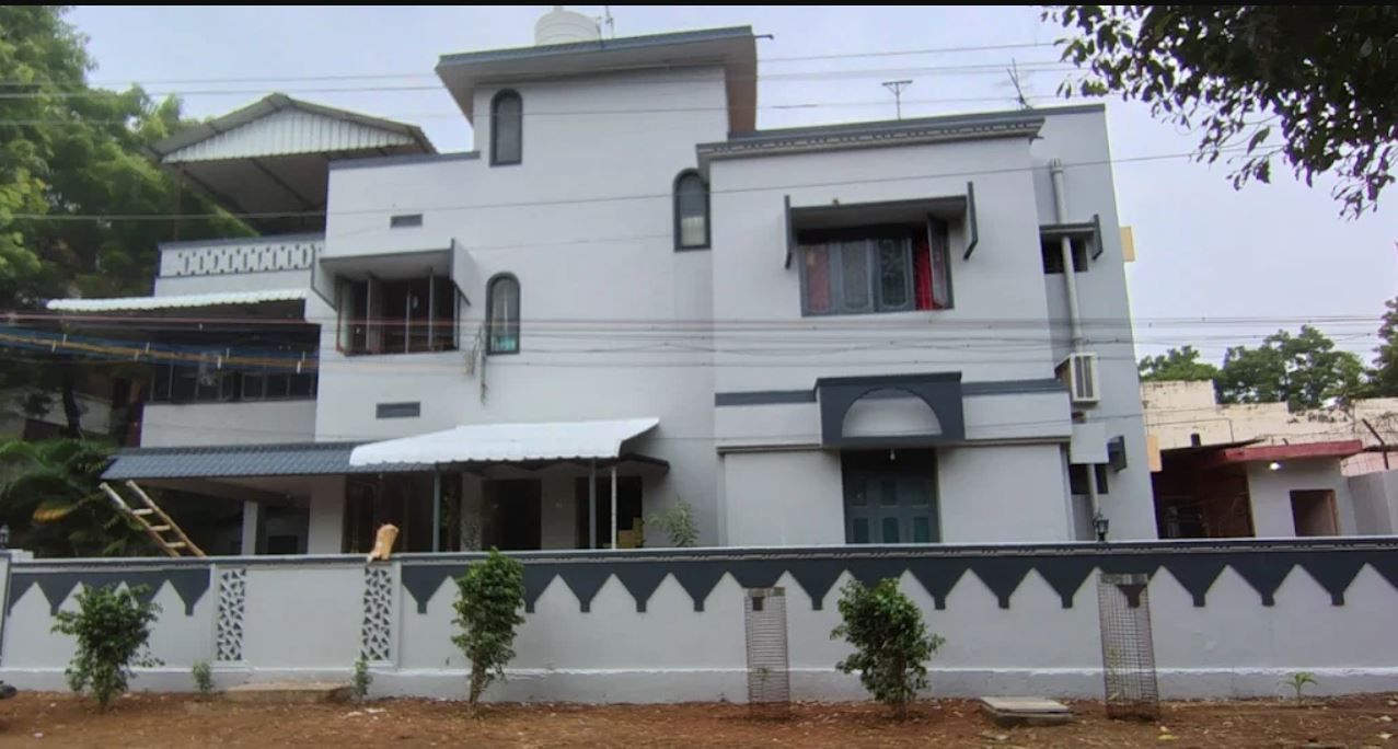 Brown Springs
Luxury Homestays