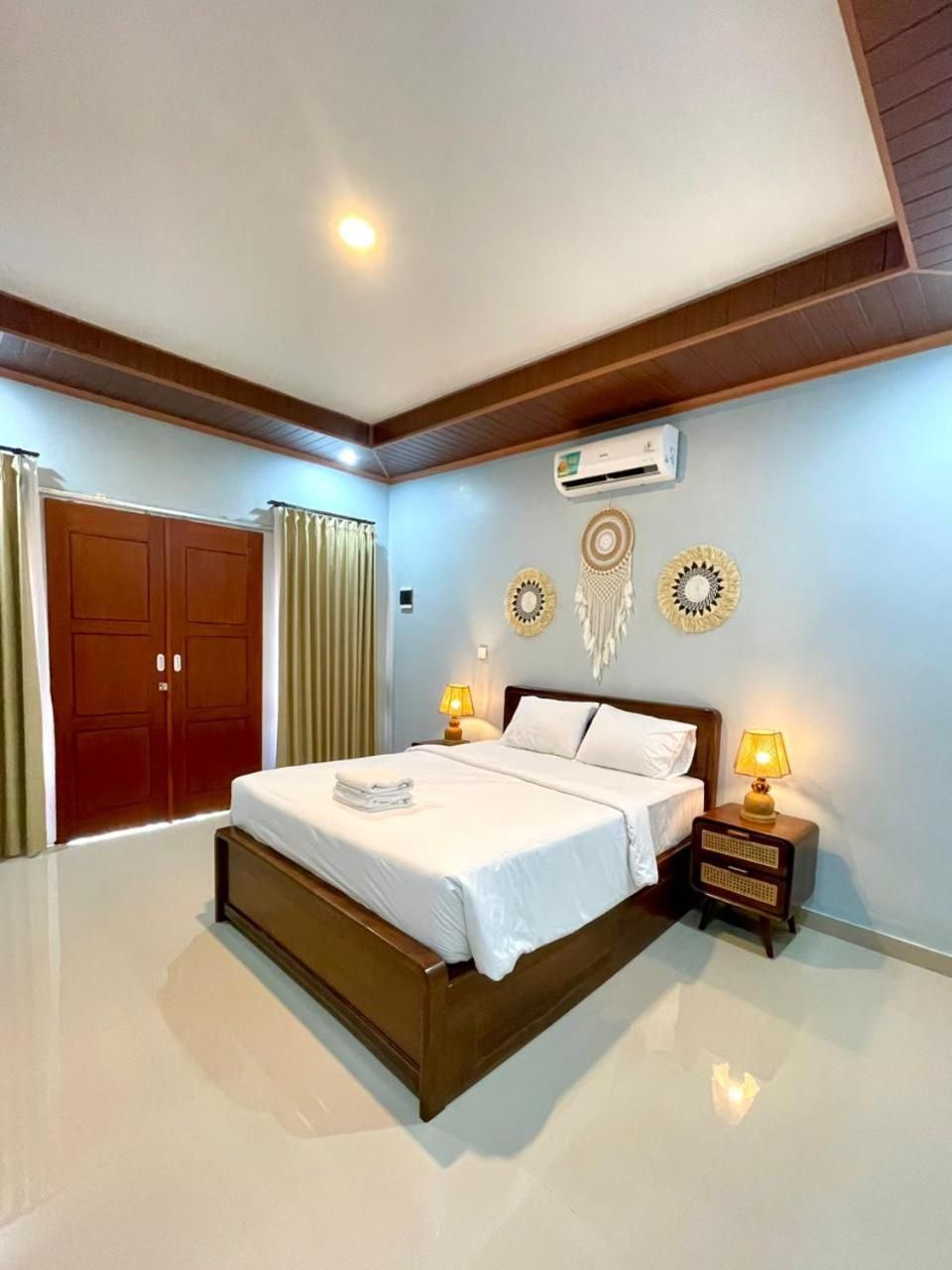 Deluxe Double Room with Shower