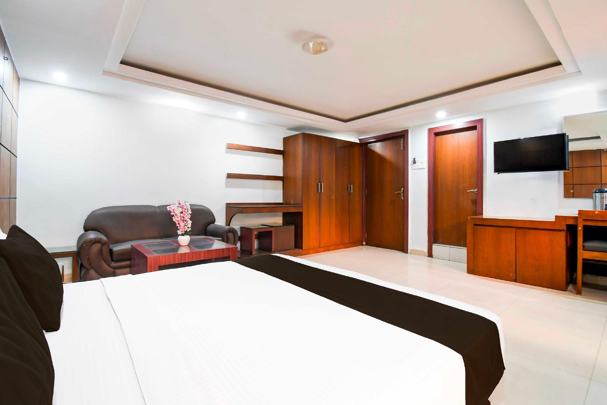 Hotel O Dhanbad Centre Point Mall Classic Triple Room 2