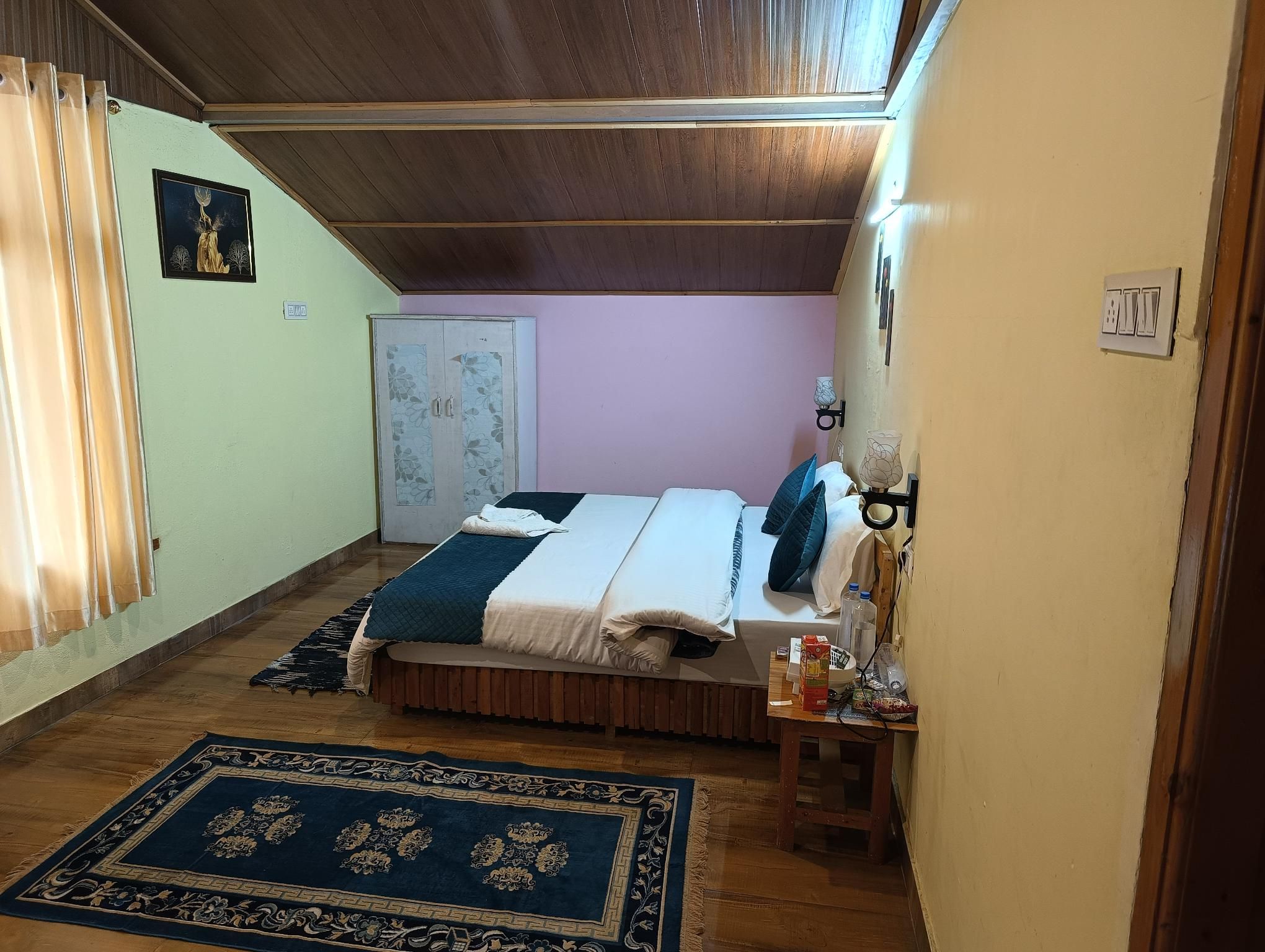 Undiscovered Mountains Hotel and Restaurant Standard Room 3