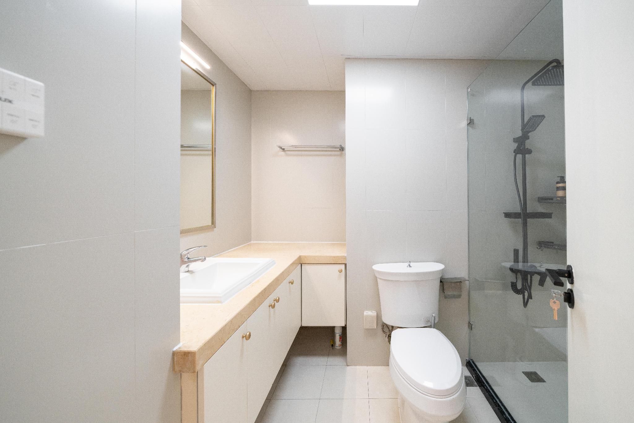 YiDu Homestay 近南京西路商圈-步行350米到达自然博物馆地铁站 One-Bedroom Suite with Kitchenette and Balcony - River View