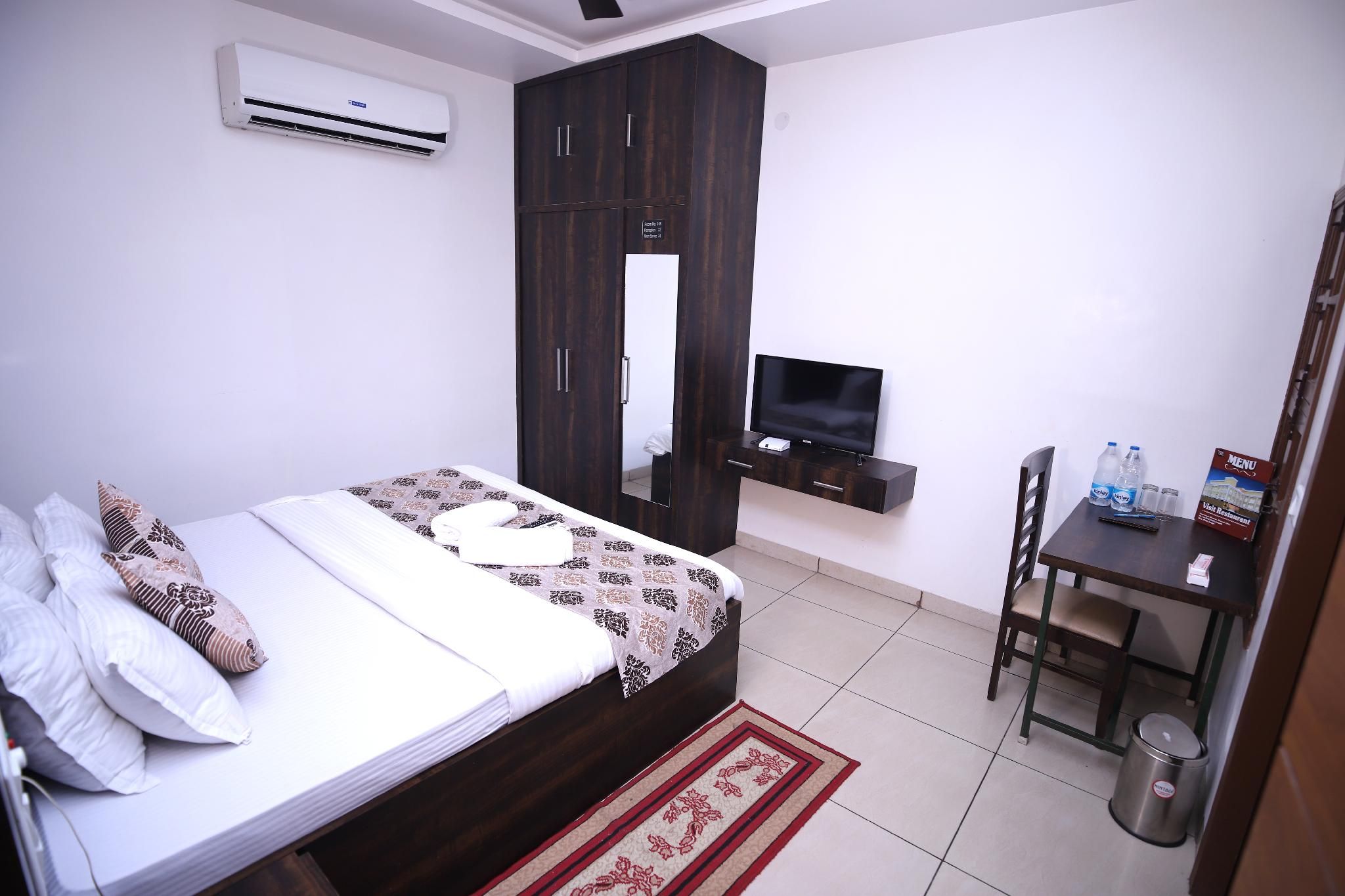 Hotel Visit Barnala Deluxe