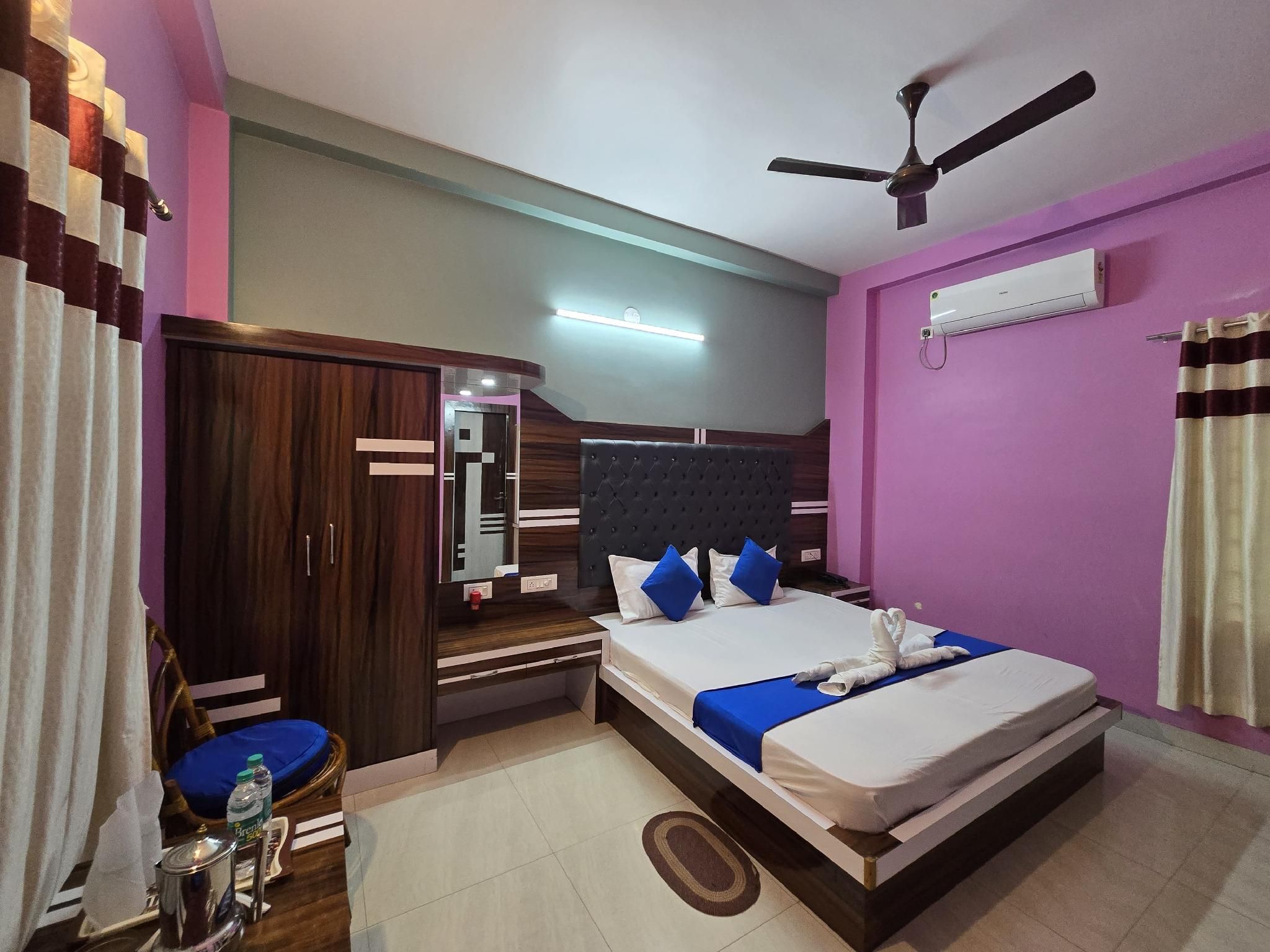 SAIKAT SARANYA Deluxe Room