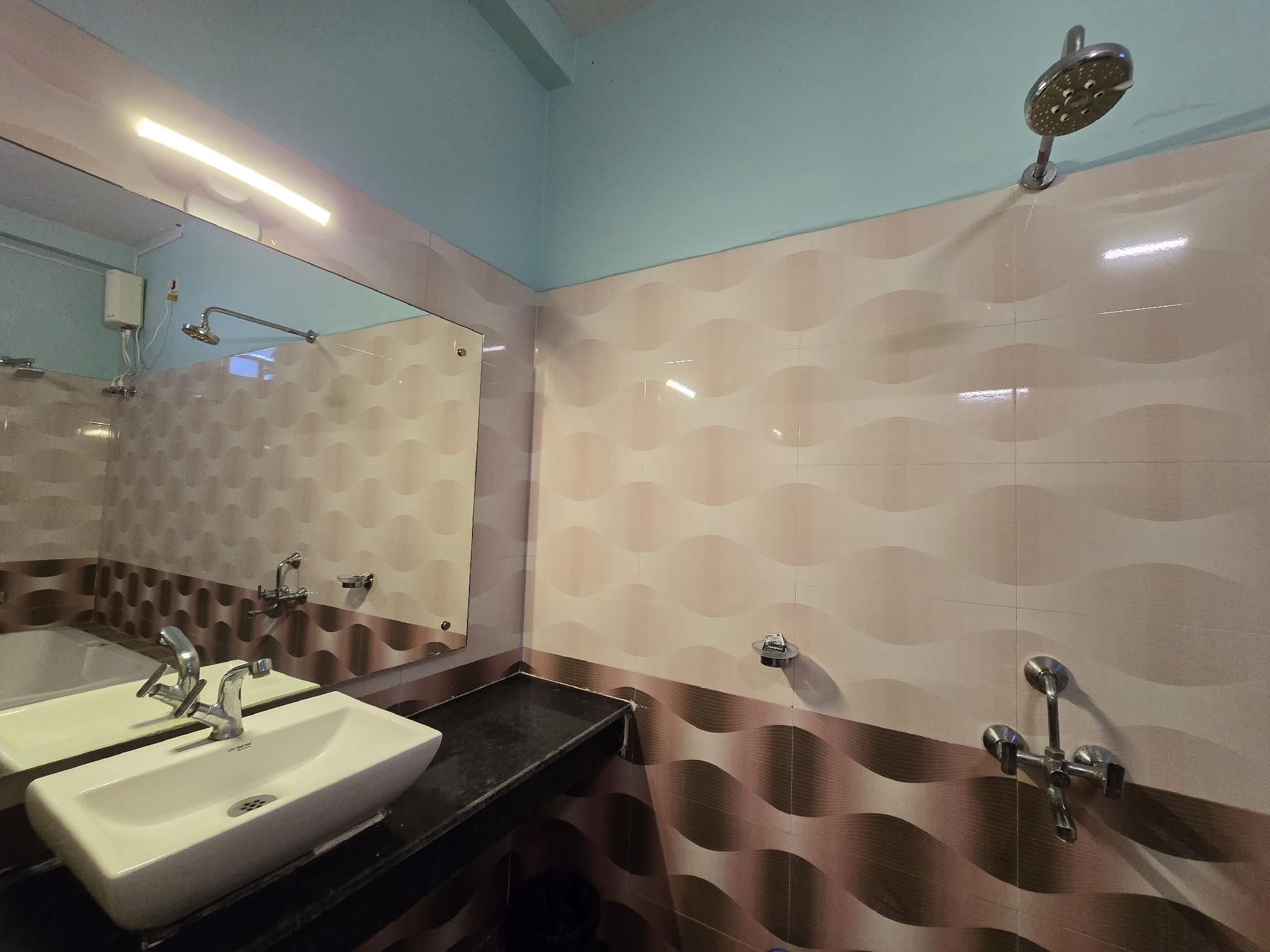 Premium Pool View with Bathtub