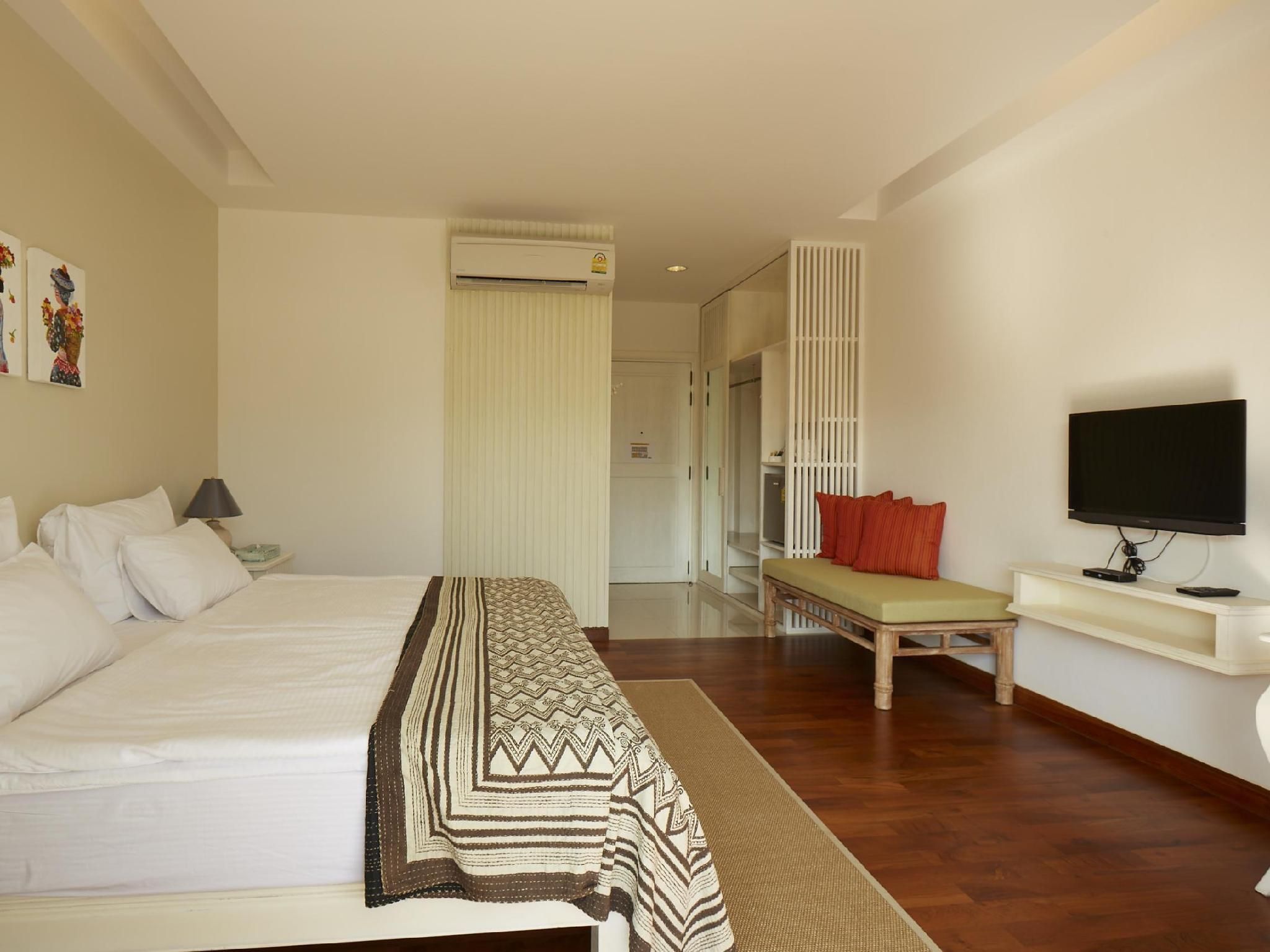 Santosha Health Lifestyle Resort Pool View 2