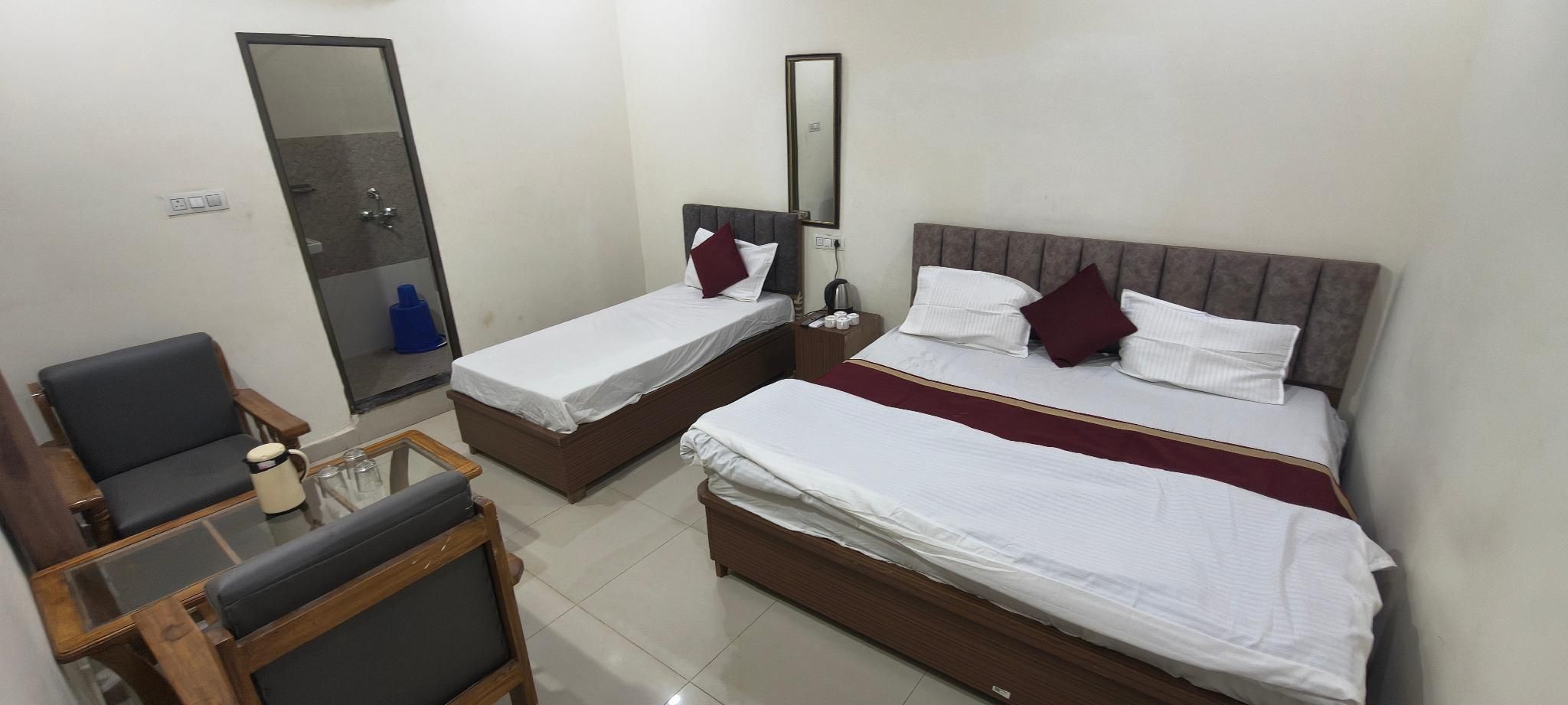 Hotel Shree Rajendra Inn (Ram Temple View) Triple Standard 3