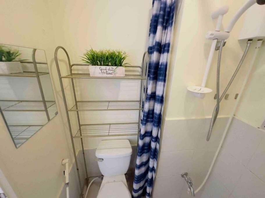 Urban Deca Condotel Studio Apartment 3