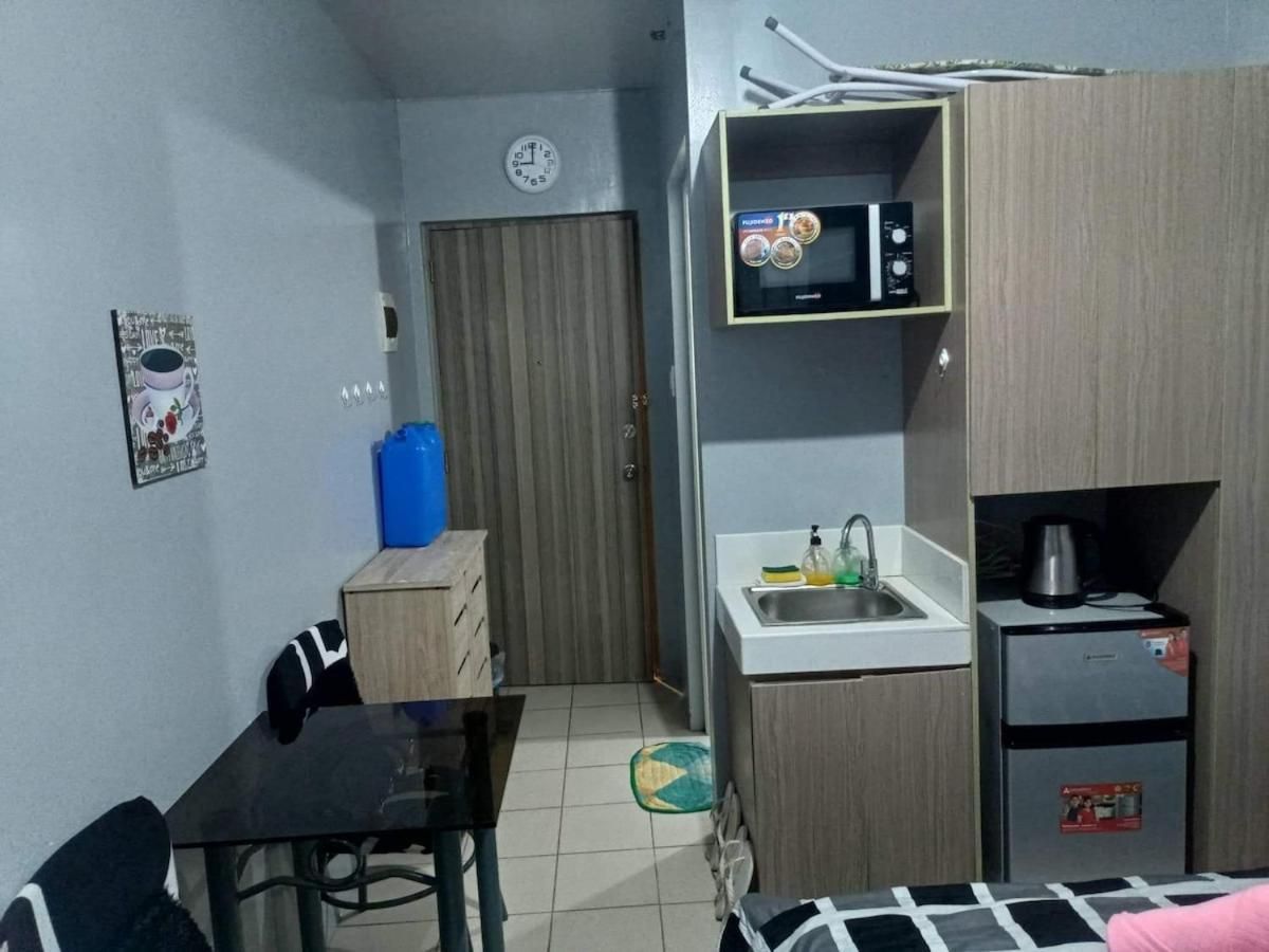 Urban Deca Condotel One-Bedroom Apartment 3