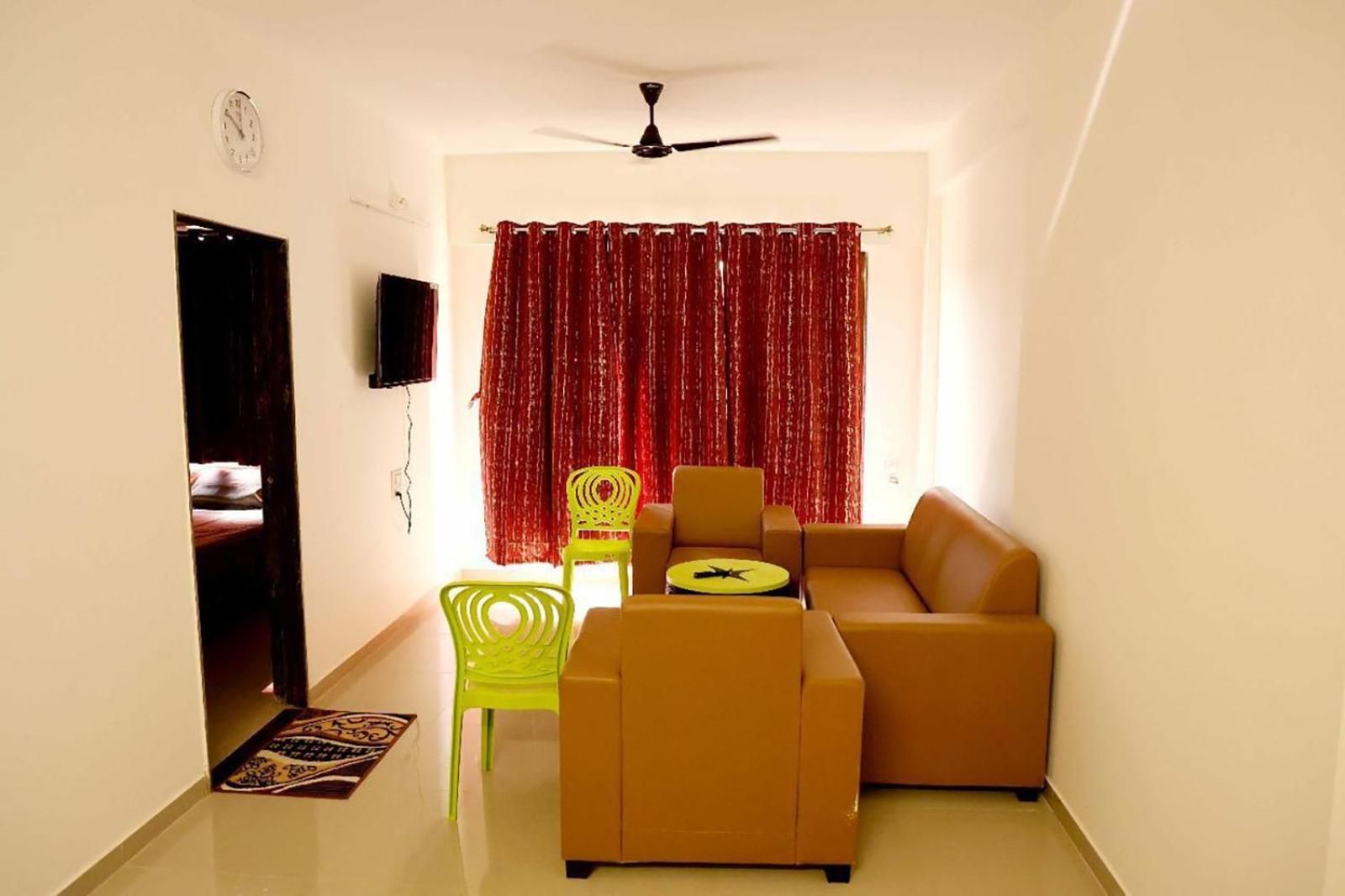 Shared lounge/TV area