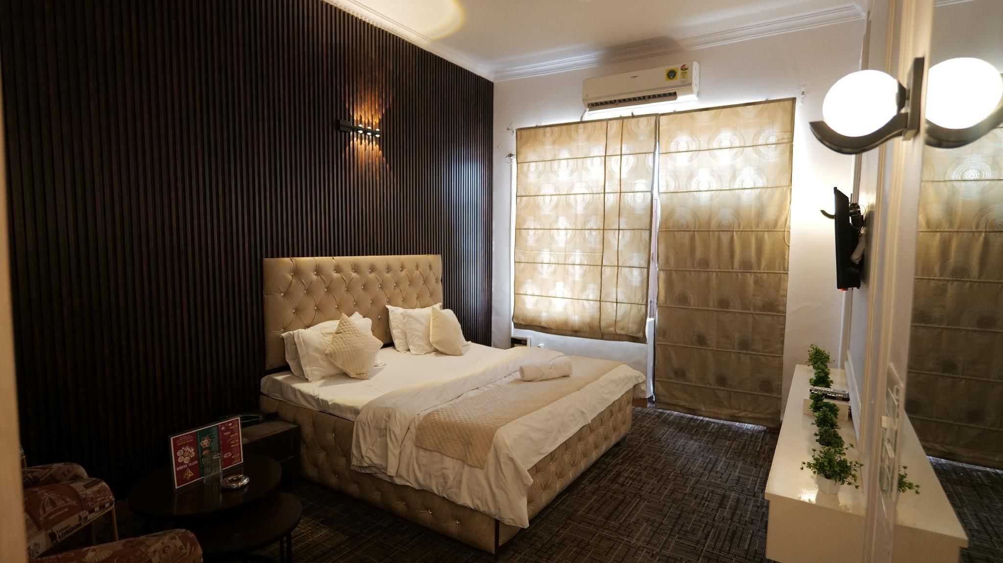 Super Executive Room