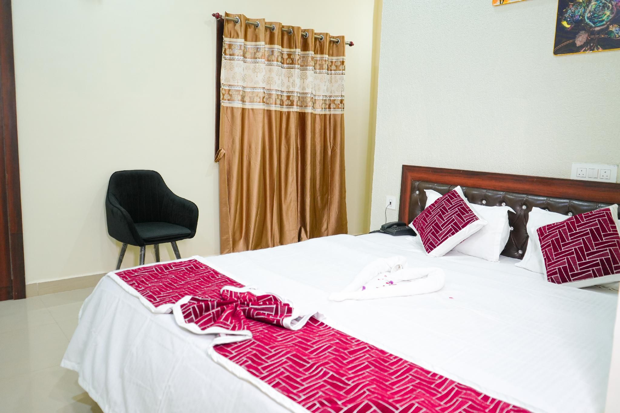 Hotel Adarsh Executive Club Room