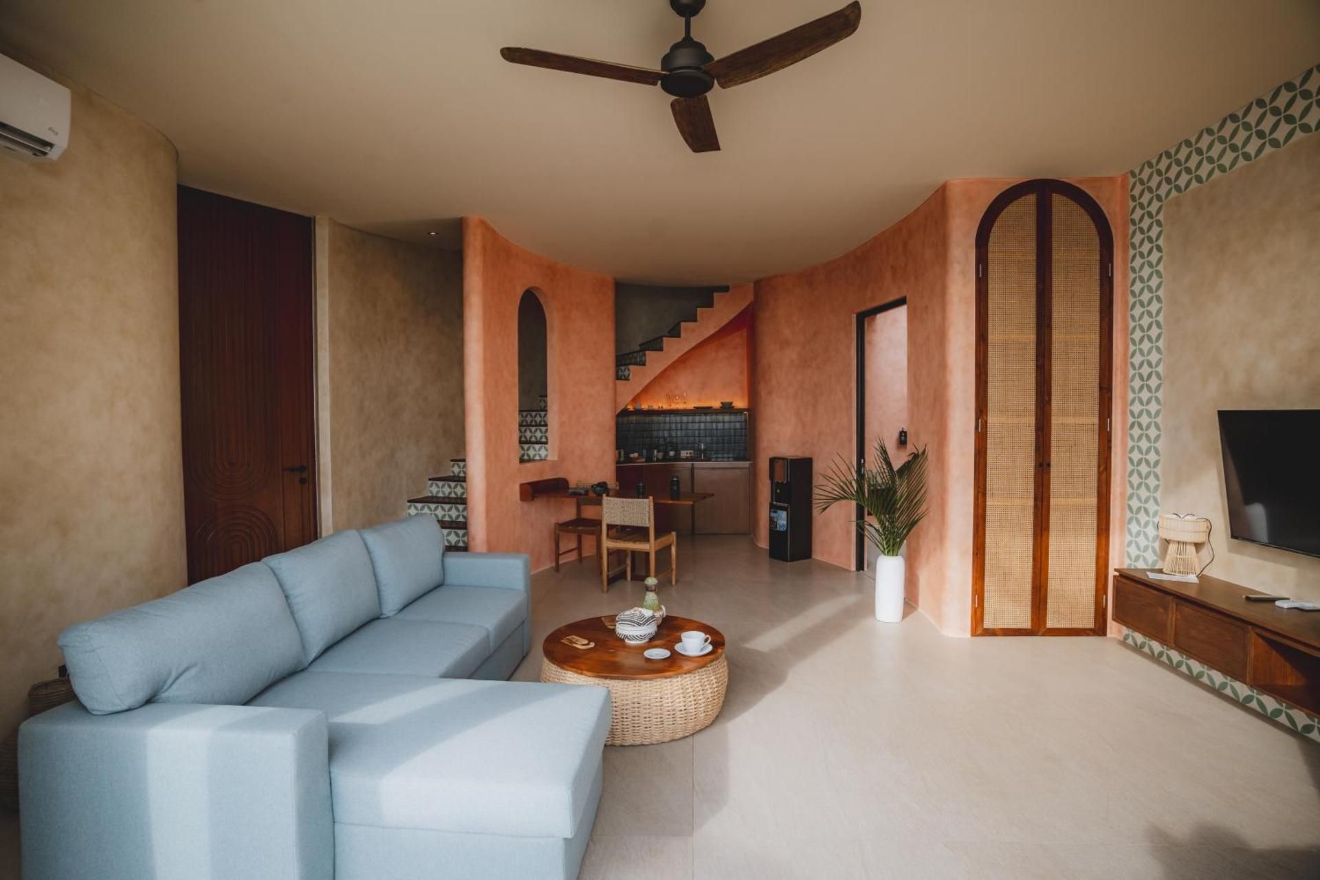 Shared lounge/TV area