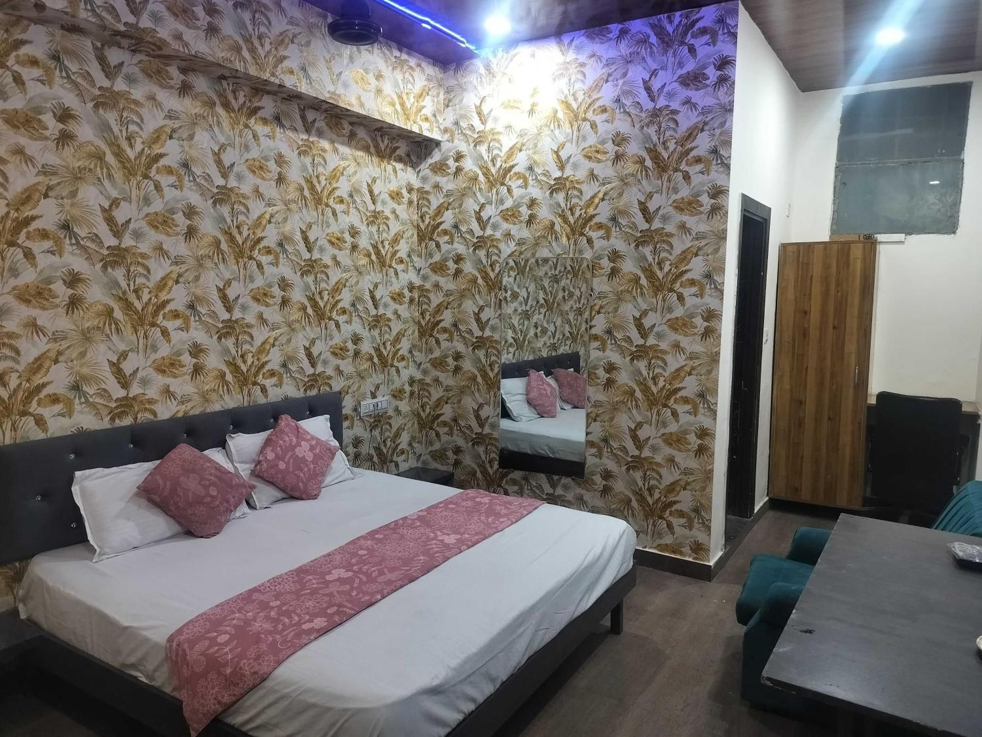 Hotel O Shubkamna Classic Double or Twin