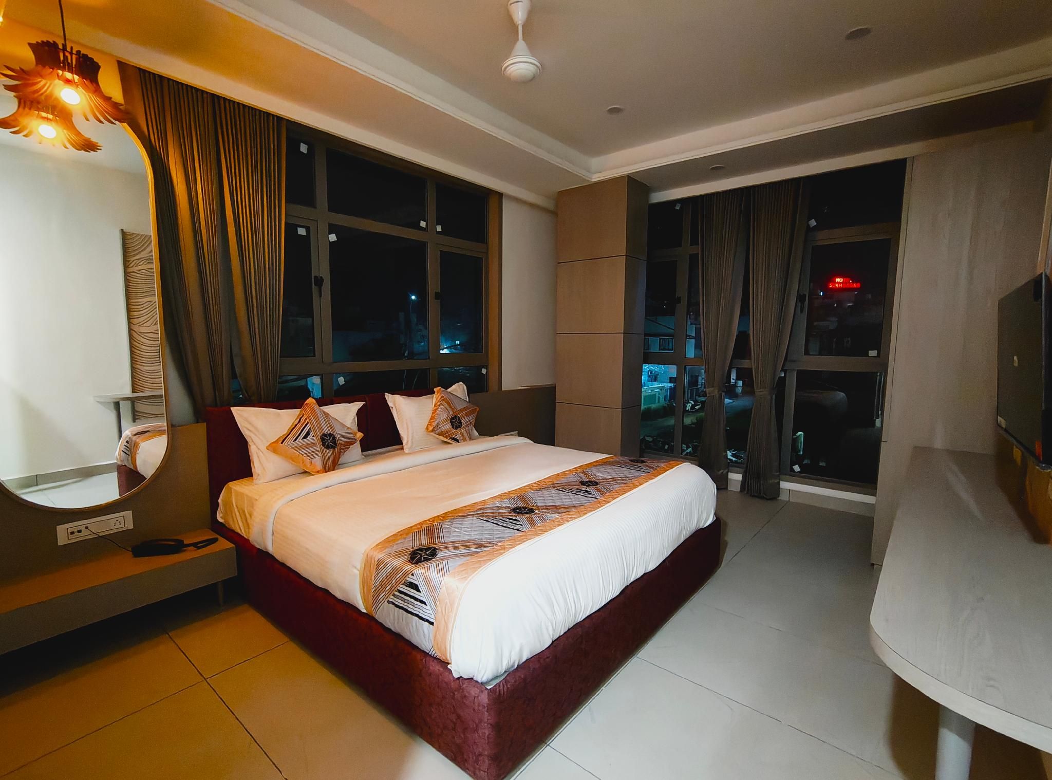 The Pushp Residency Double Deluxe - City View 3