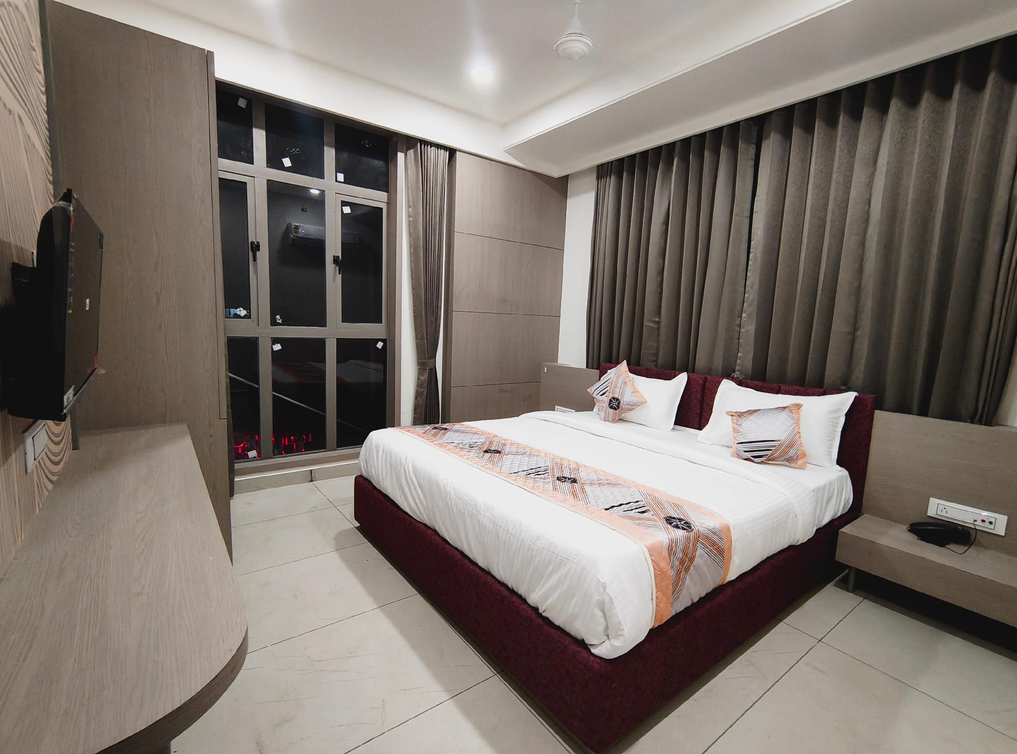 The Pushp Residency Double Deluxe - City View 2