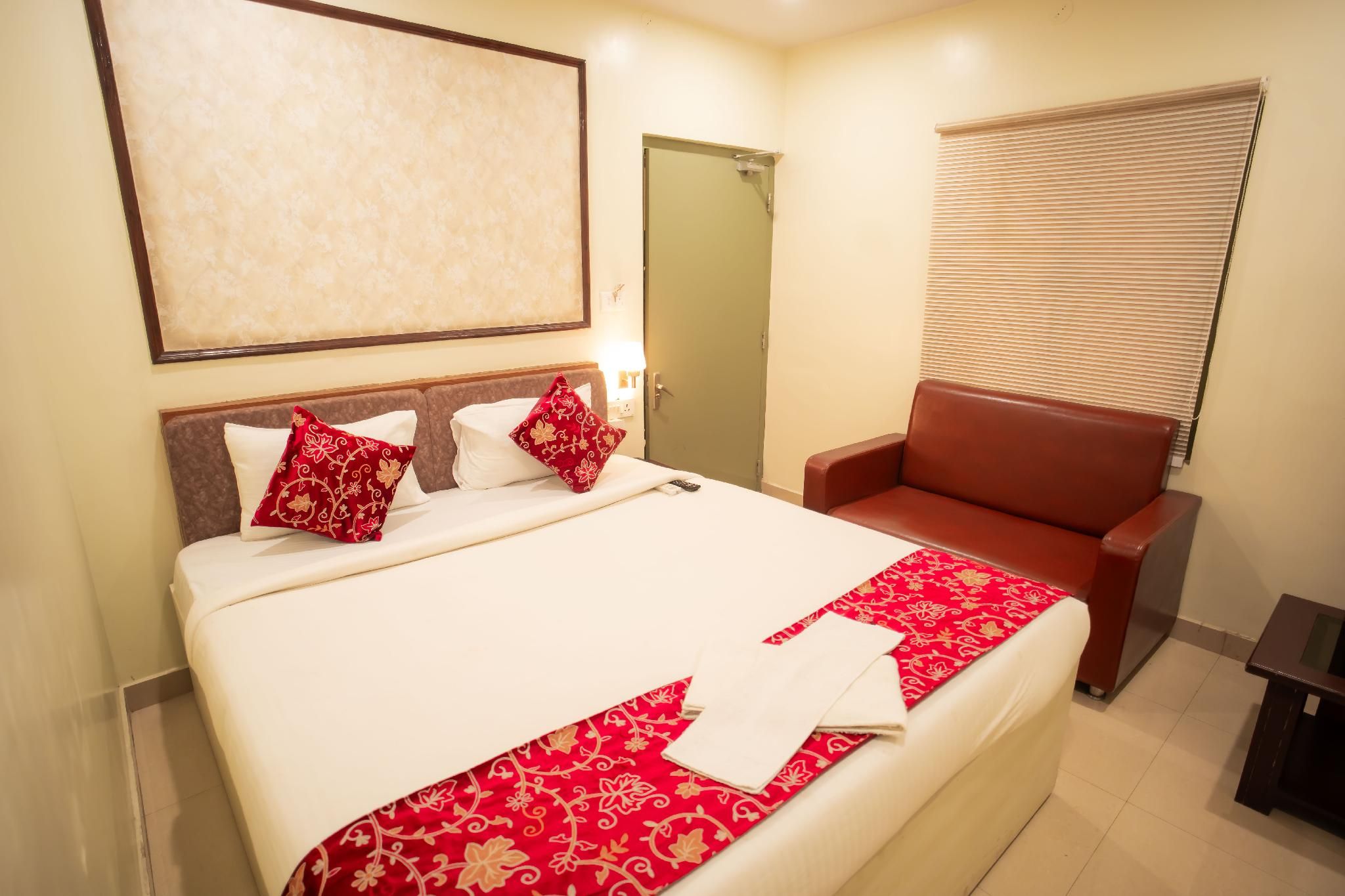 Mohey Hotel and Banquet Hall Deluxe